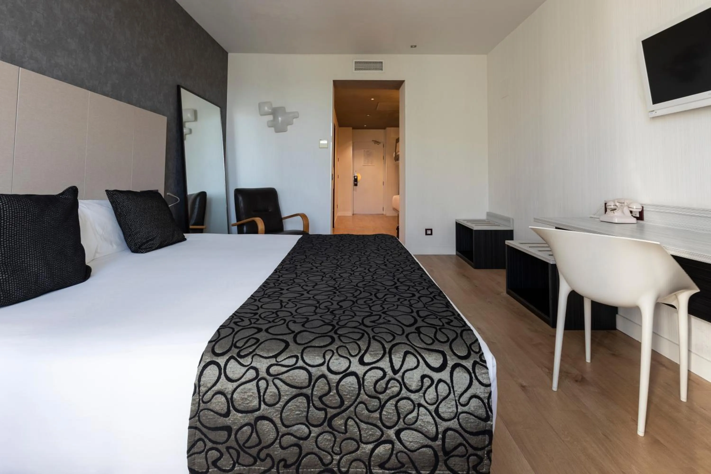 Quadruple Room (4 Adults) in Petit Palace Santa Bárbara