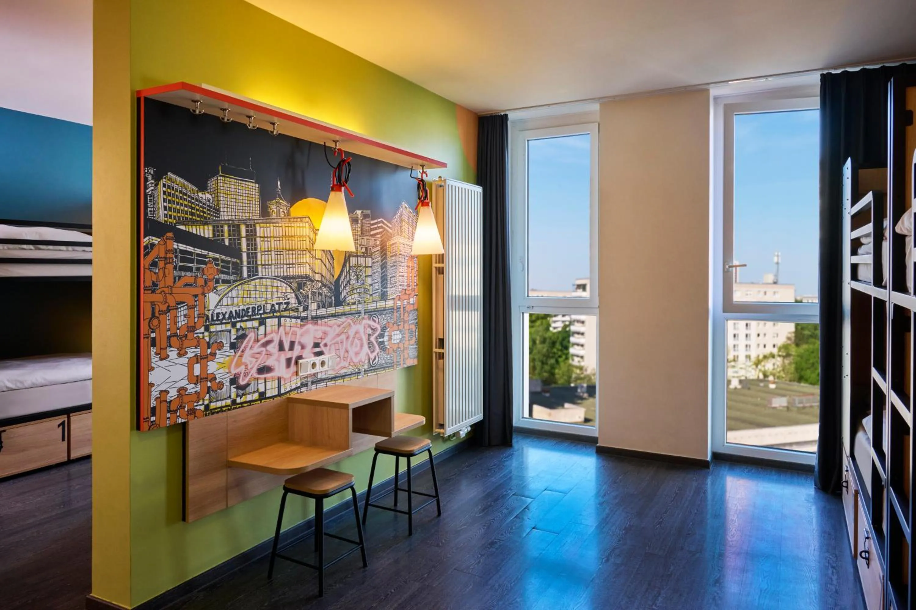 8-Bed Room with Private Bathroom in Generator Berlin Alexanderplatz