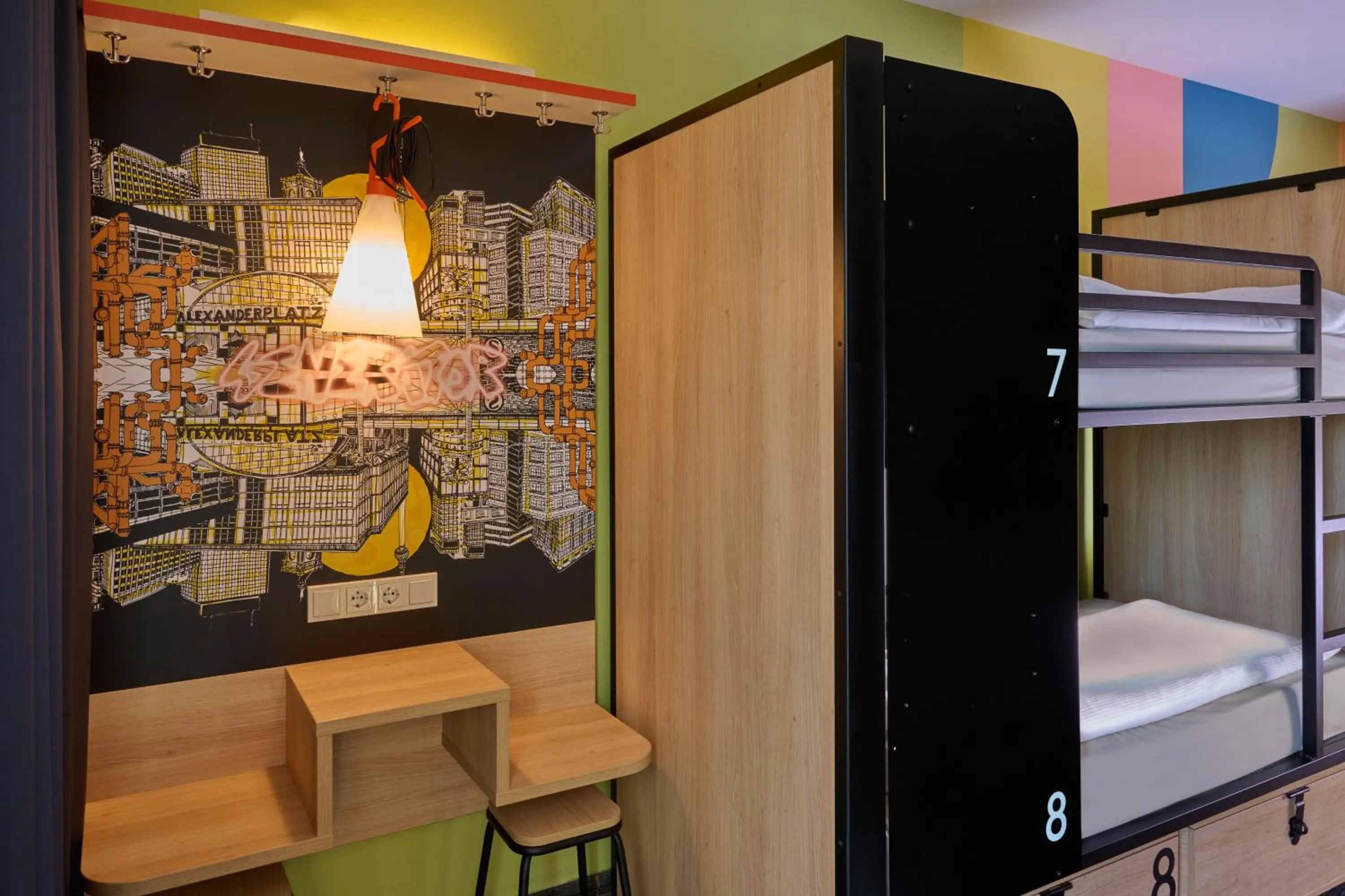 8-Bed Room with Shared Bathroom in Generator Berlin Alexanderplatz