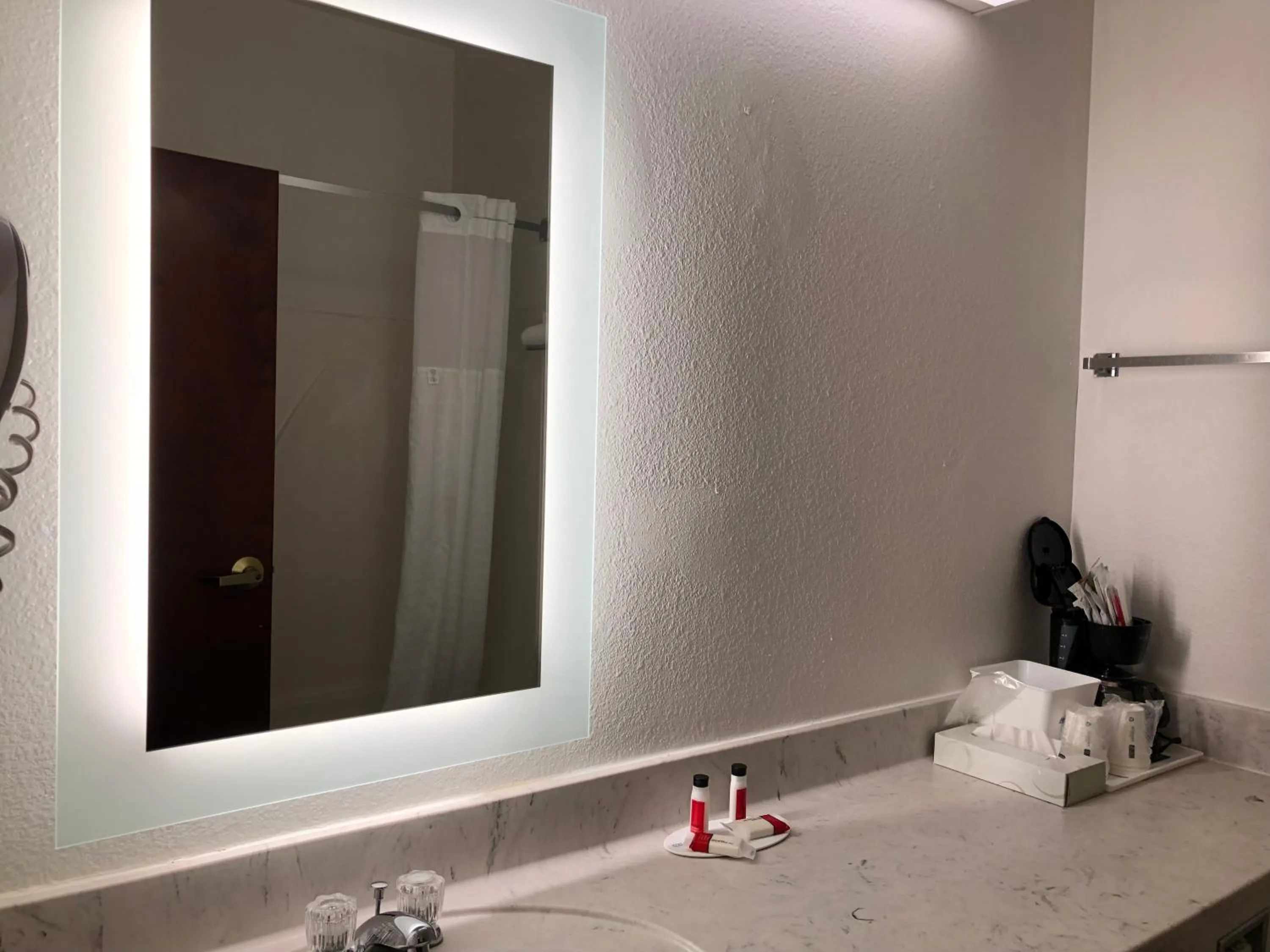 King Room - Non-Smoking in Howard Johnson by Wyndham Airport