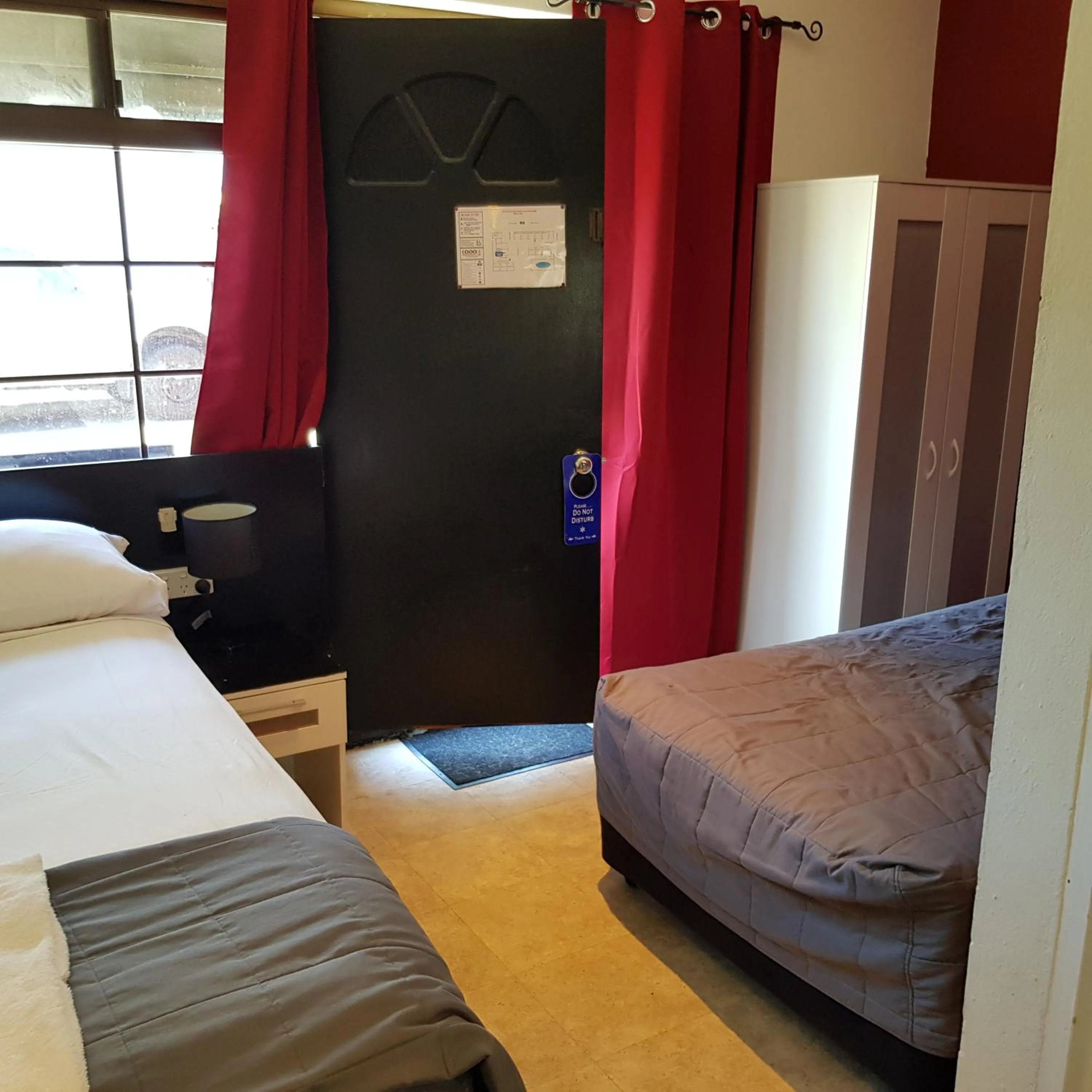 Twin Room - Pet Friendly in Motel Lodge