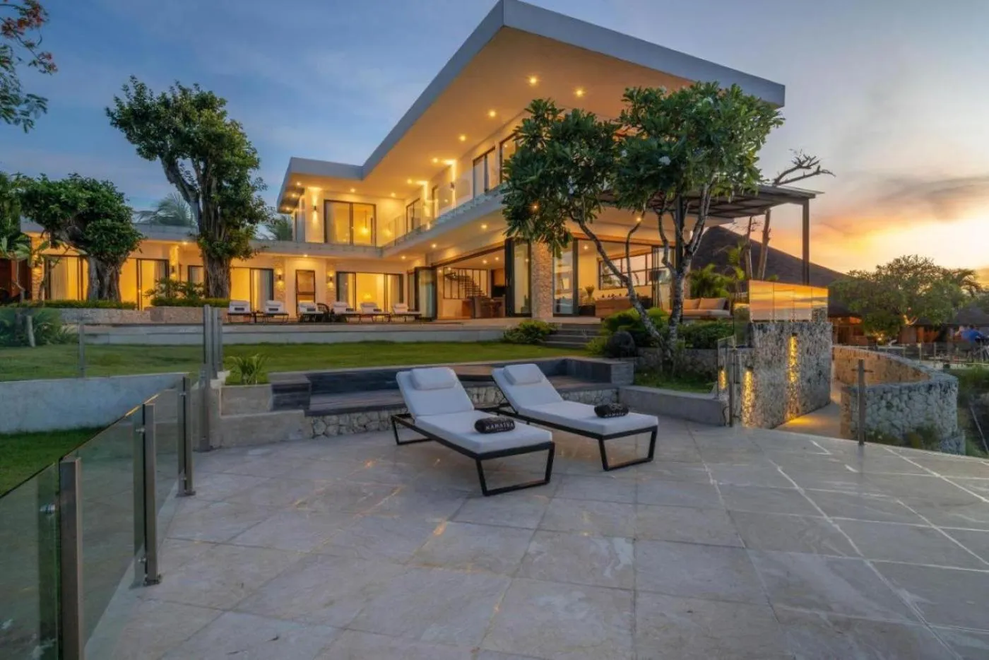 Five-Bedroom Villa with Private Pool and Sea View in La Joya Balangan Resort