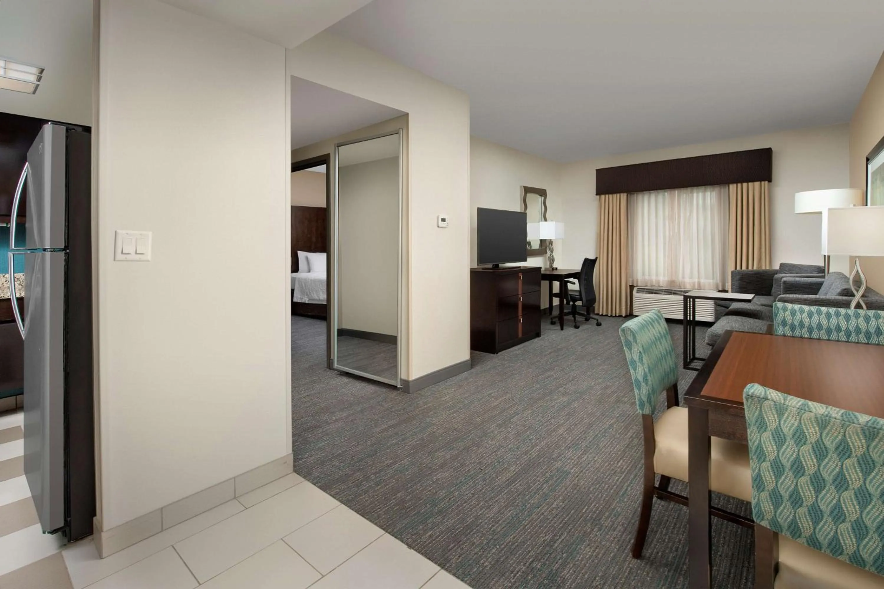King Suite with Kitchen in Hampton Inn & Suites Alpharetta-Windward