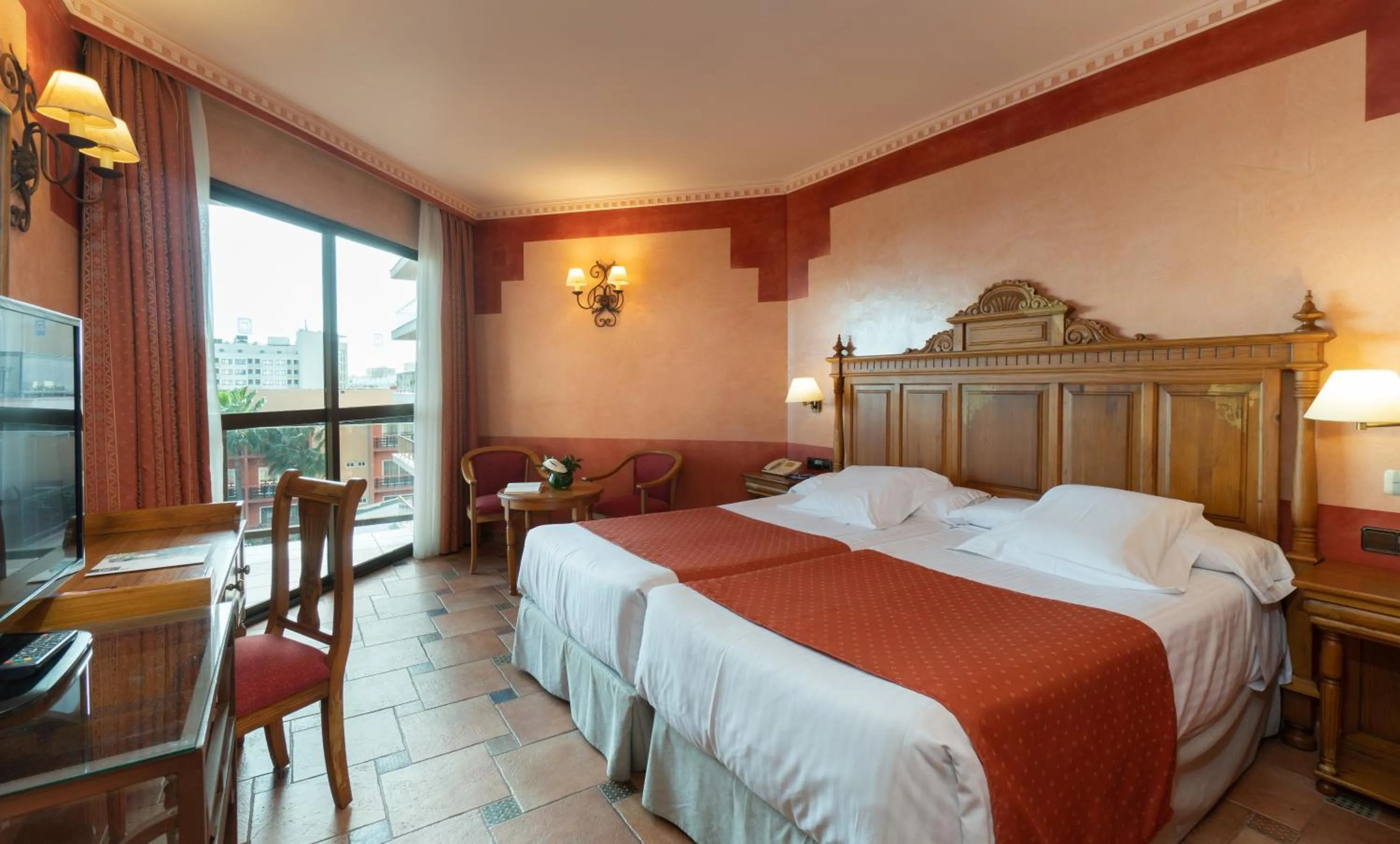 Double Room with Extra Bed (3 Adults) with Lateral Sea View in MS Amaragua