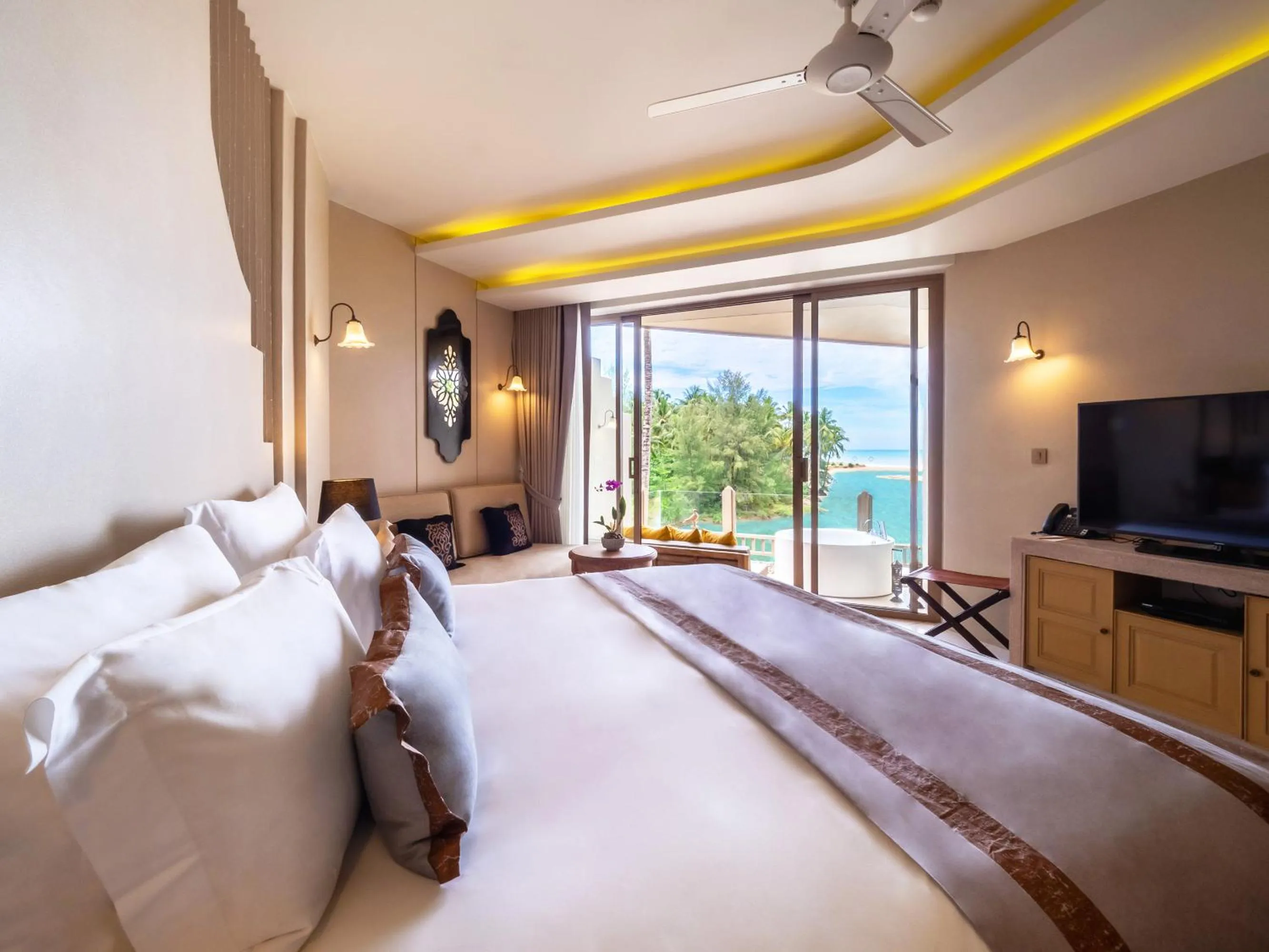 Seaside Junior Suite with Hot Tub in Devasom Khao Lak Beach Resort & Villas