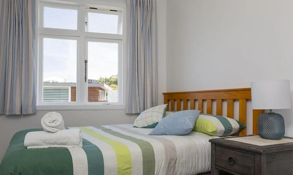 Double Room with Shared Bathroom in Moana Lodge