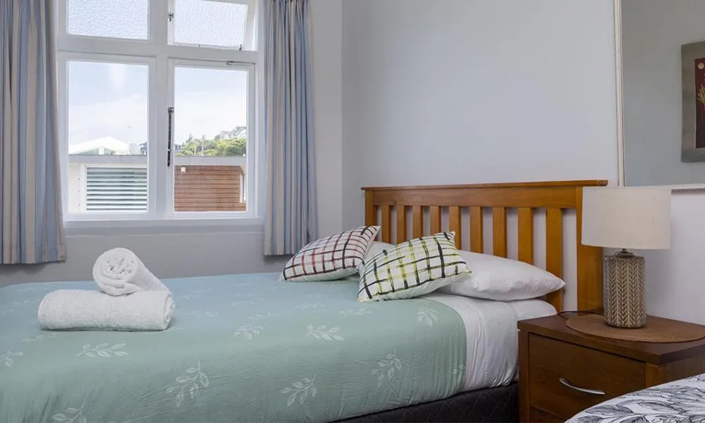 Twin Room with Shared Bathroom in Moana Lodge