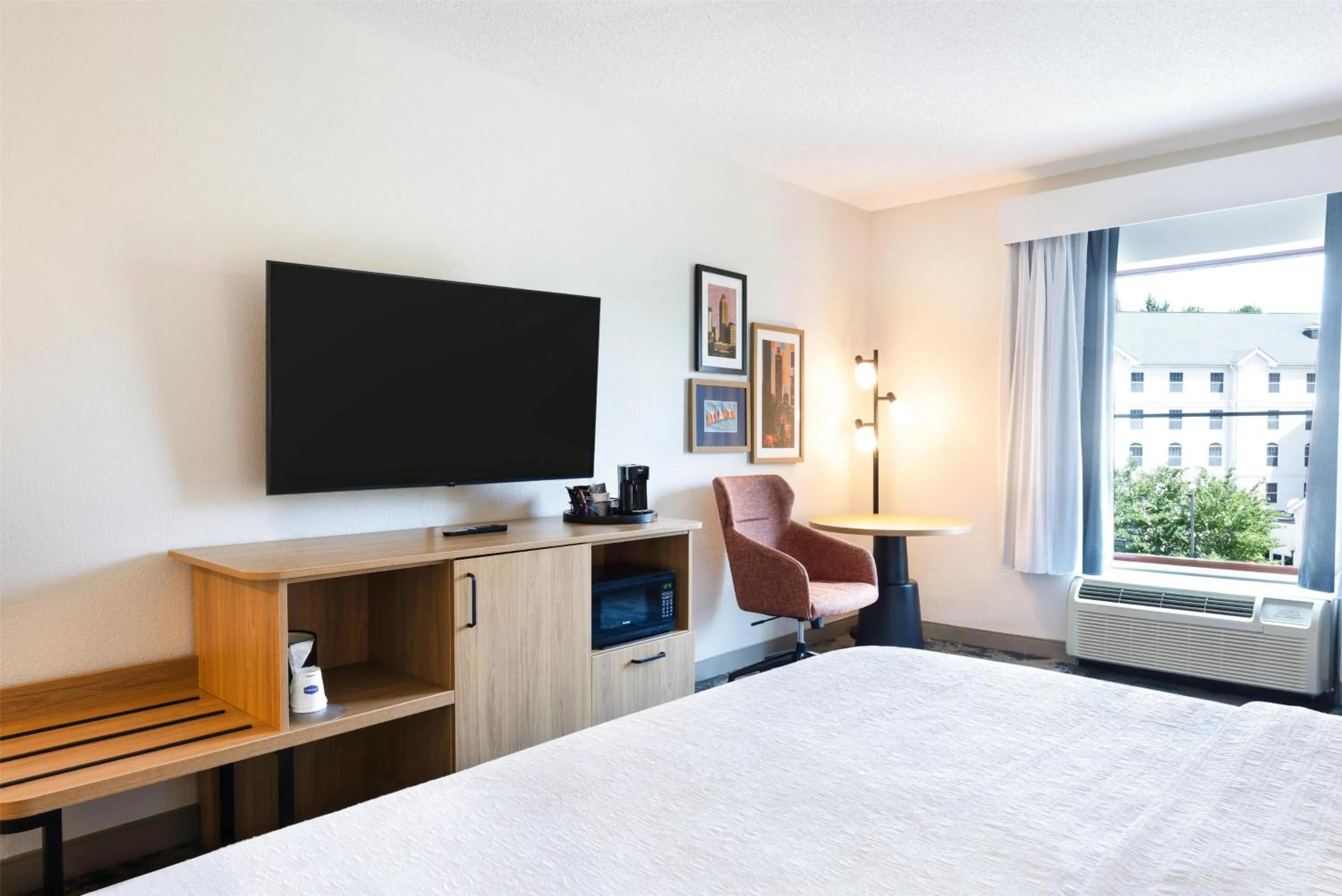 King Room with Sofa Bed and Study - Non-Smoking in Hampton Inn Lawrenceville Duluth