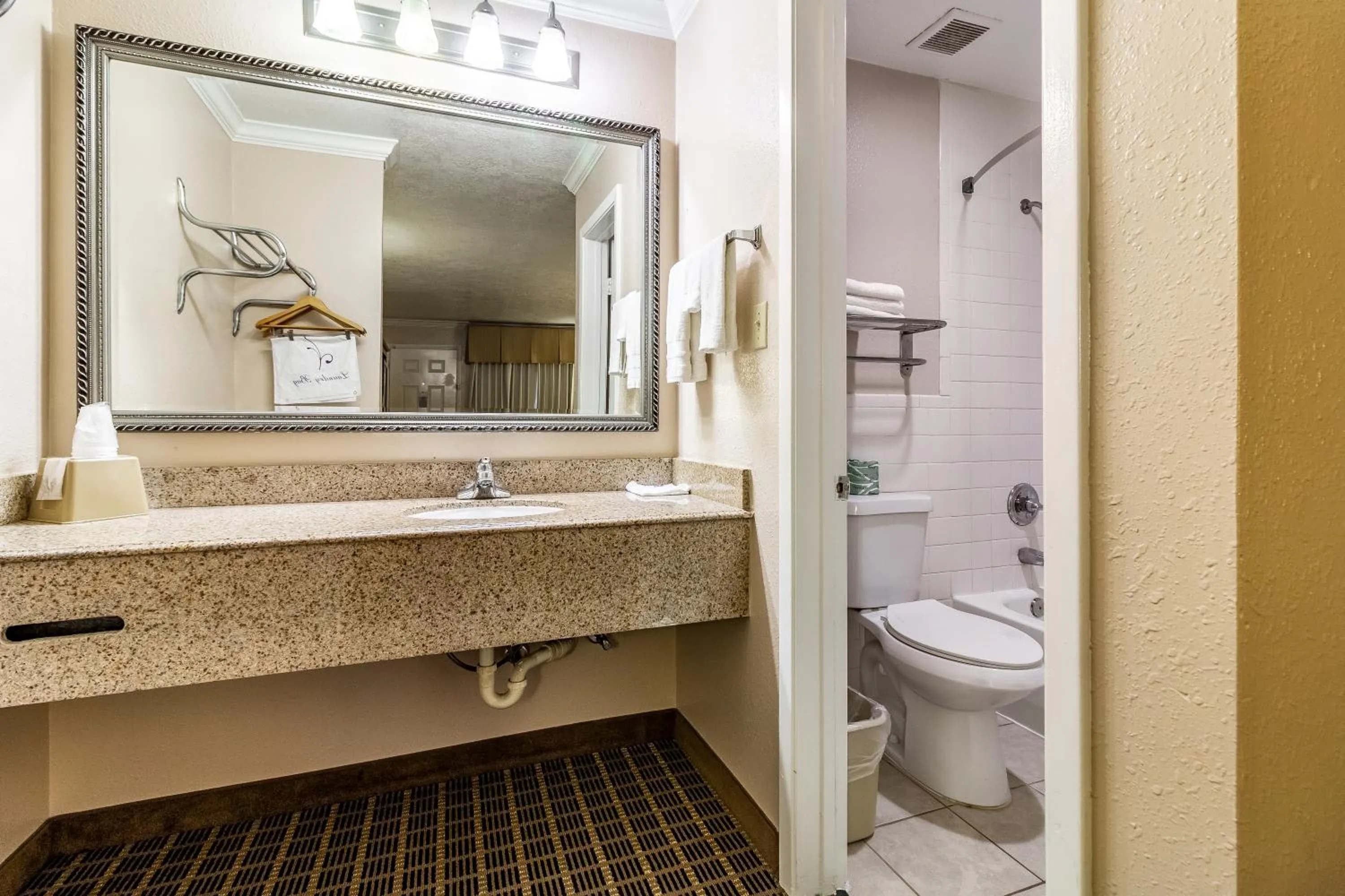 Queen Room with Two Queen Beds - Non-Smoking in Motel 6-Alvin, TX