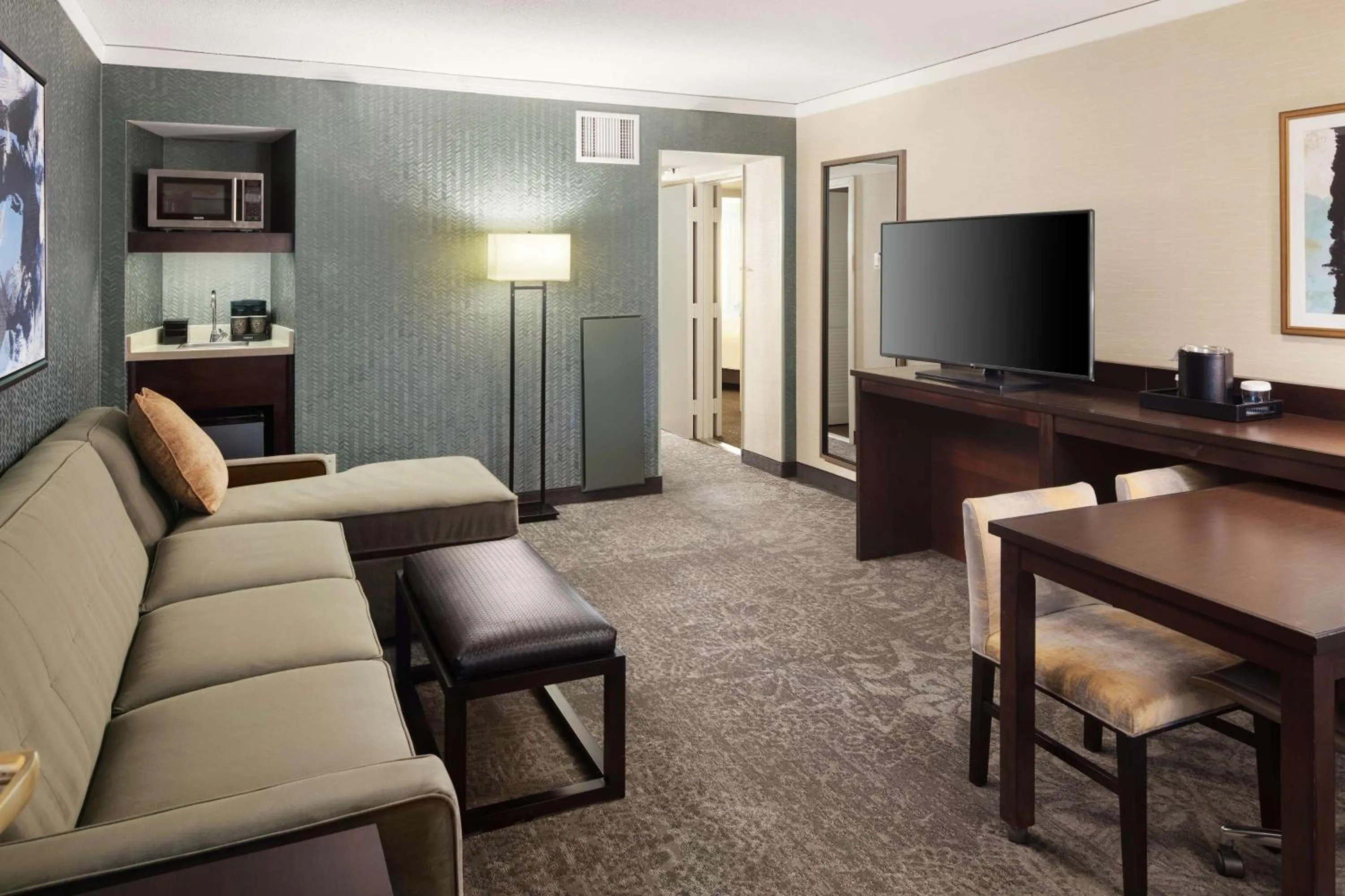 Superior King Connector Suite in Embassy Suites Tysons Corner