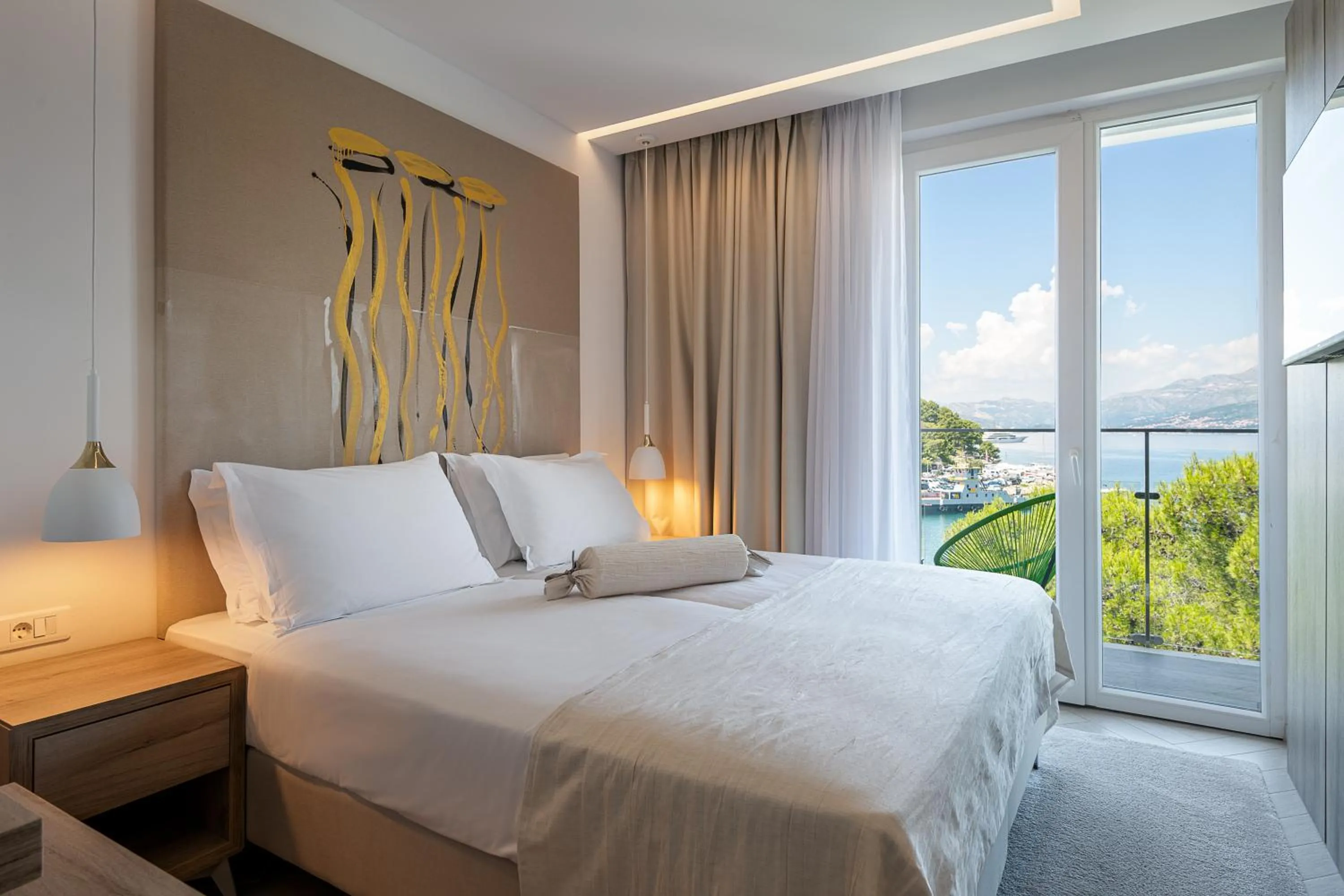Classic Room with Balcony and Partial Sea View in Hotel Cavtat
