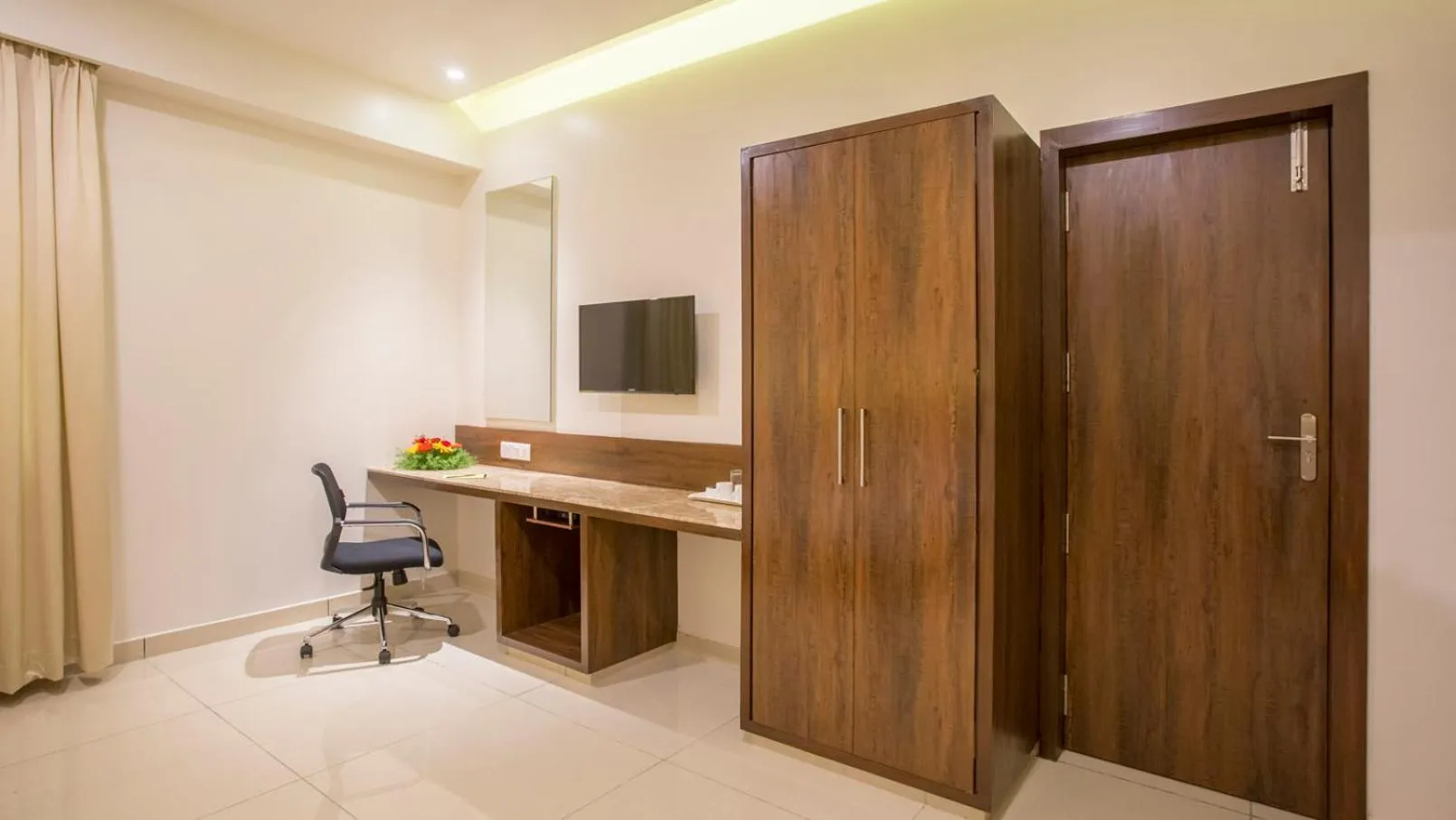 Superior King Room in Sai International Hotel