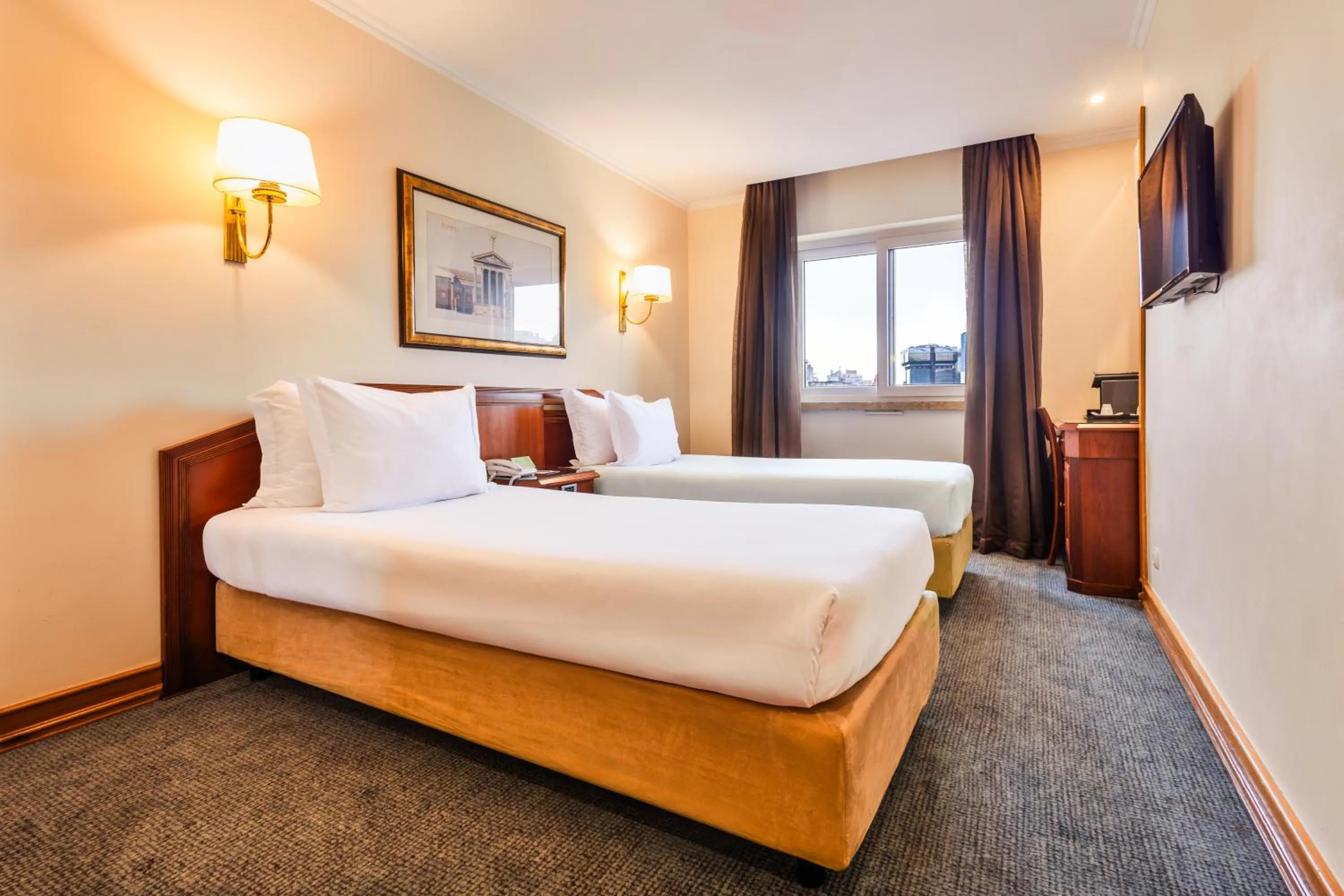 Twin Room with Extra Bed in SANA Rex Hotel