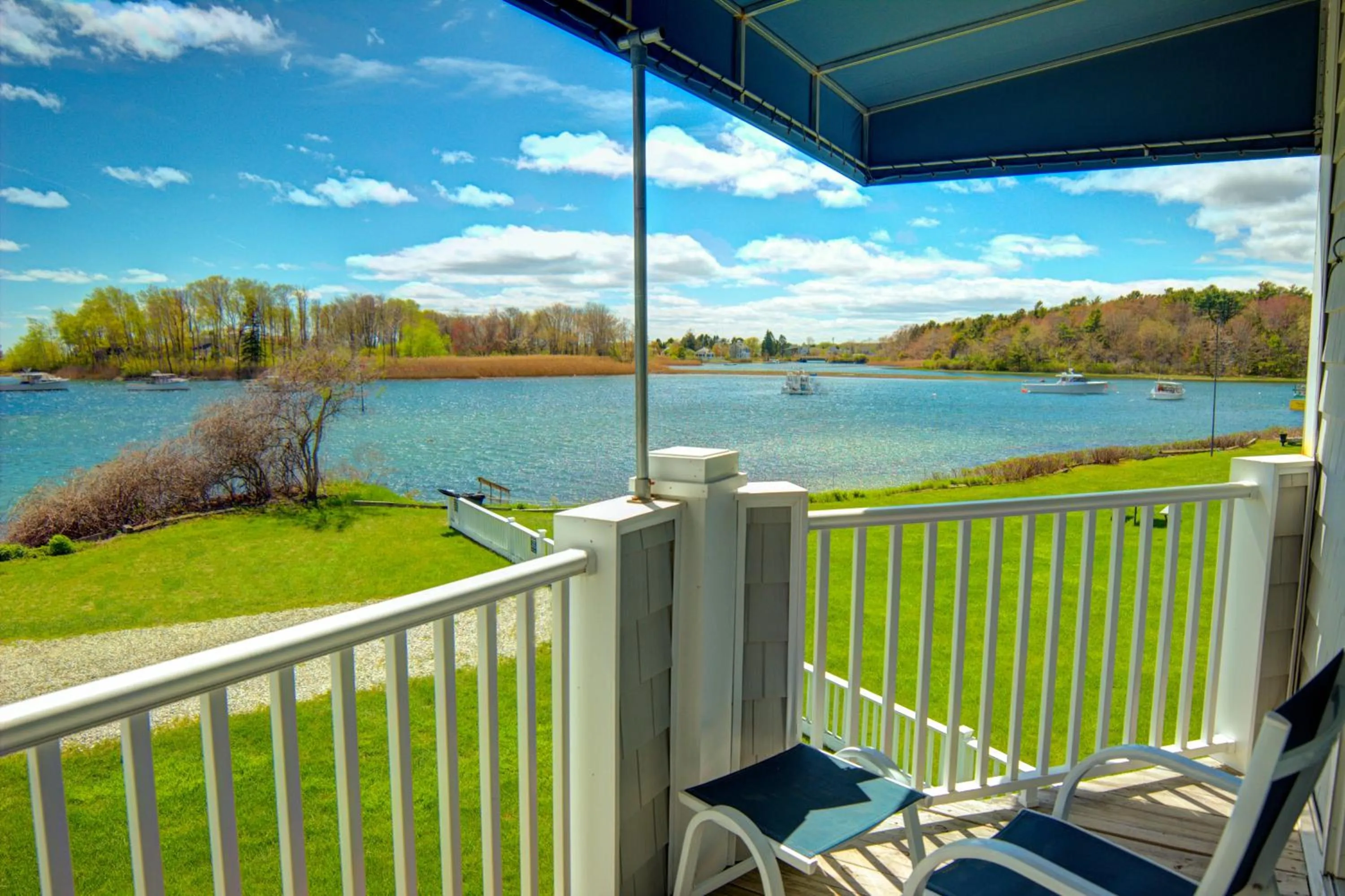 Portside Queen Waterview in The Nonantum Resort