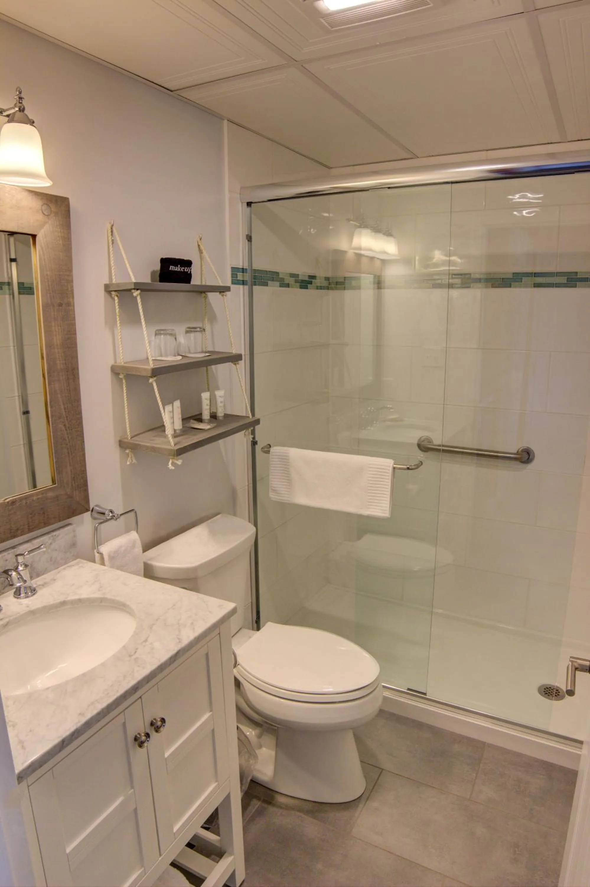 Portside King Corner with Stove in The Nonantum Resort