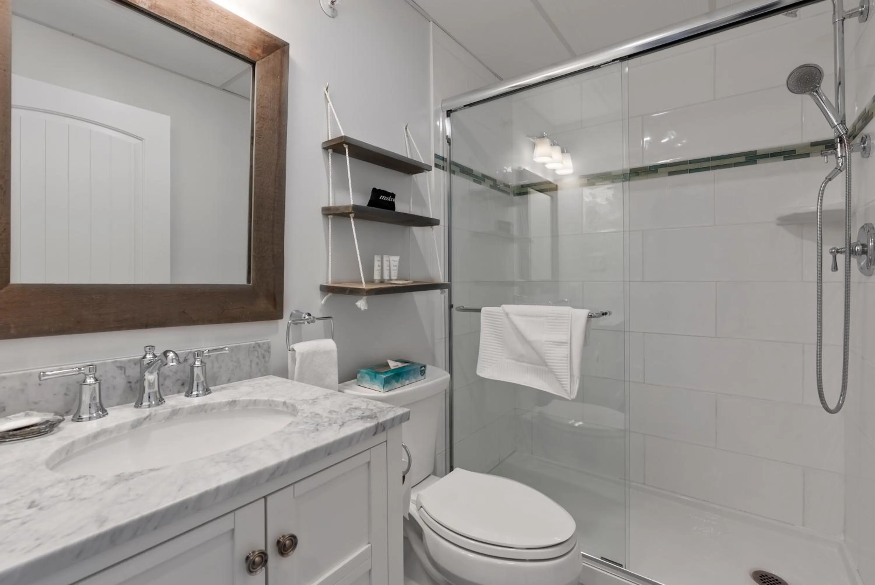 Portside King Top Floor in The Nonantum Resort