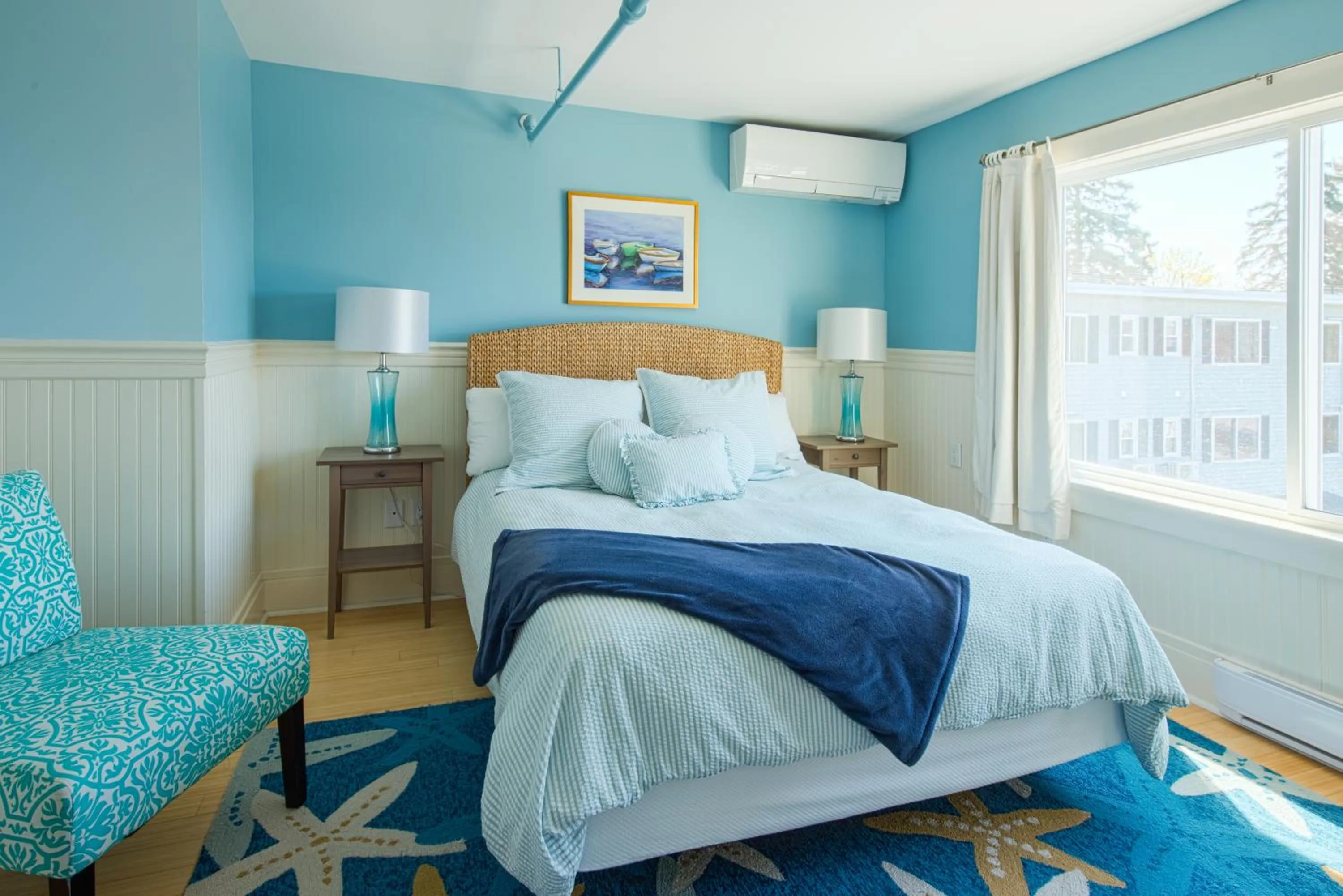 Carriage House Queen with Sleeper Sofa in The Nonantum Resort