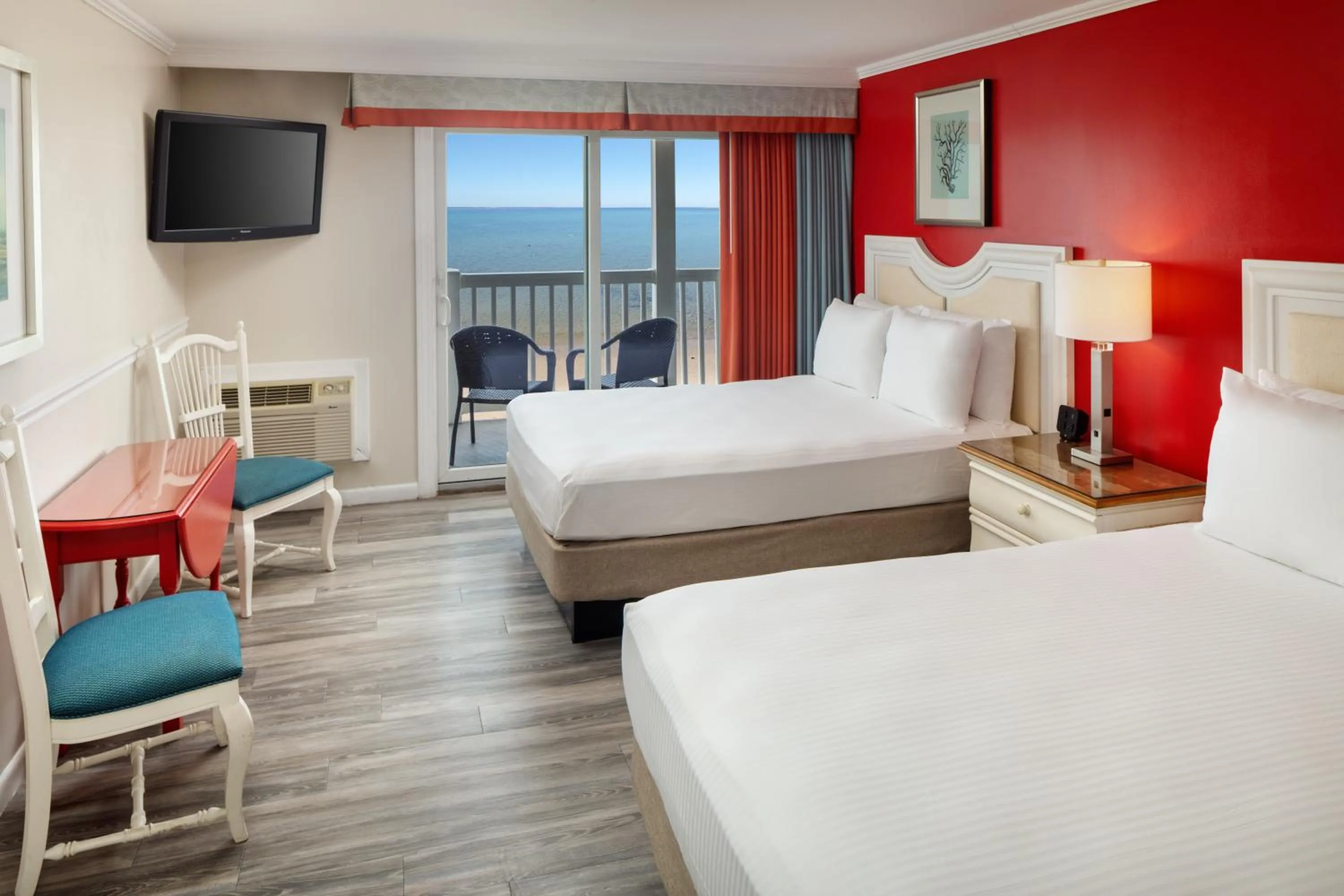 Waterfront Room with Two Double Beds in Surfside Hotel and Suites