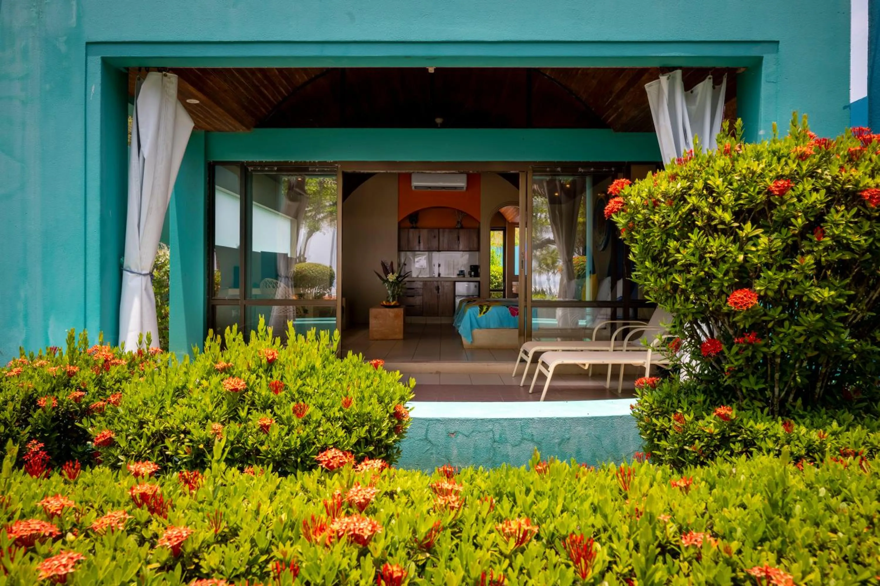 Beach Front Bungalow 2 Full Beds in Alma del Pacifico Hotel & Spa