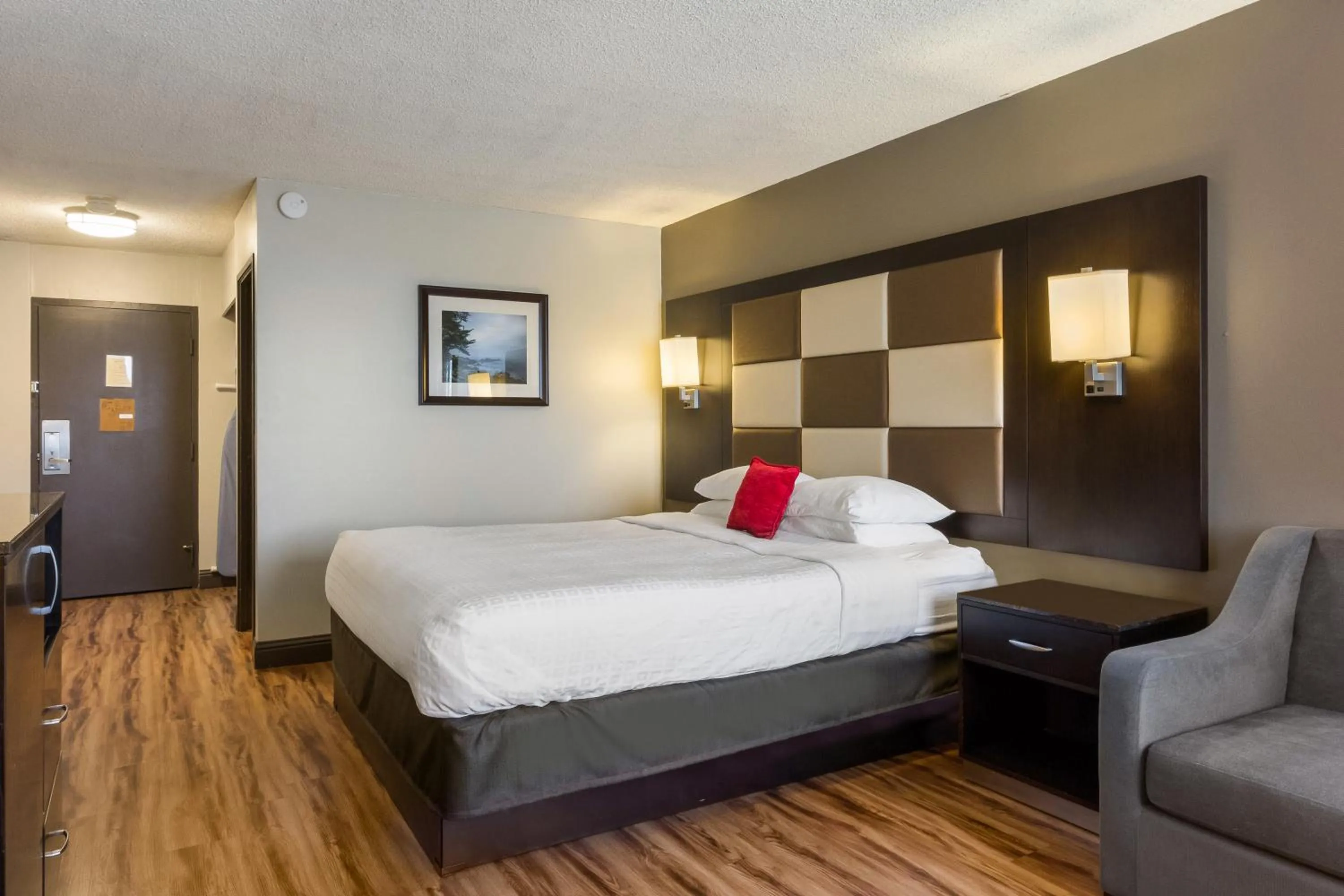 Standard King Room in Red Lion Hotel Monterey