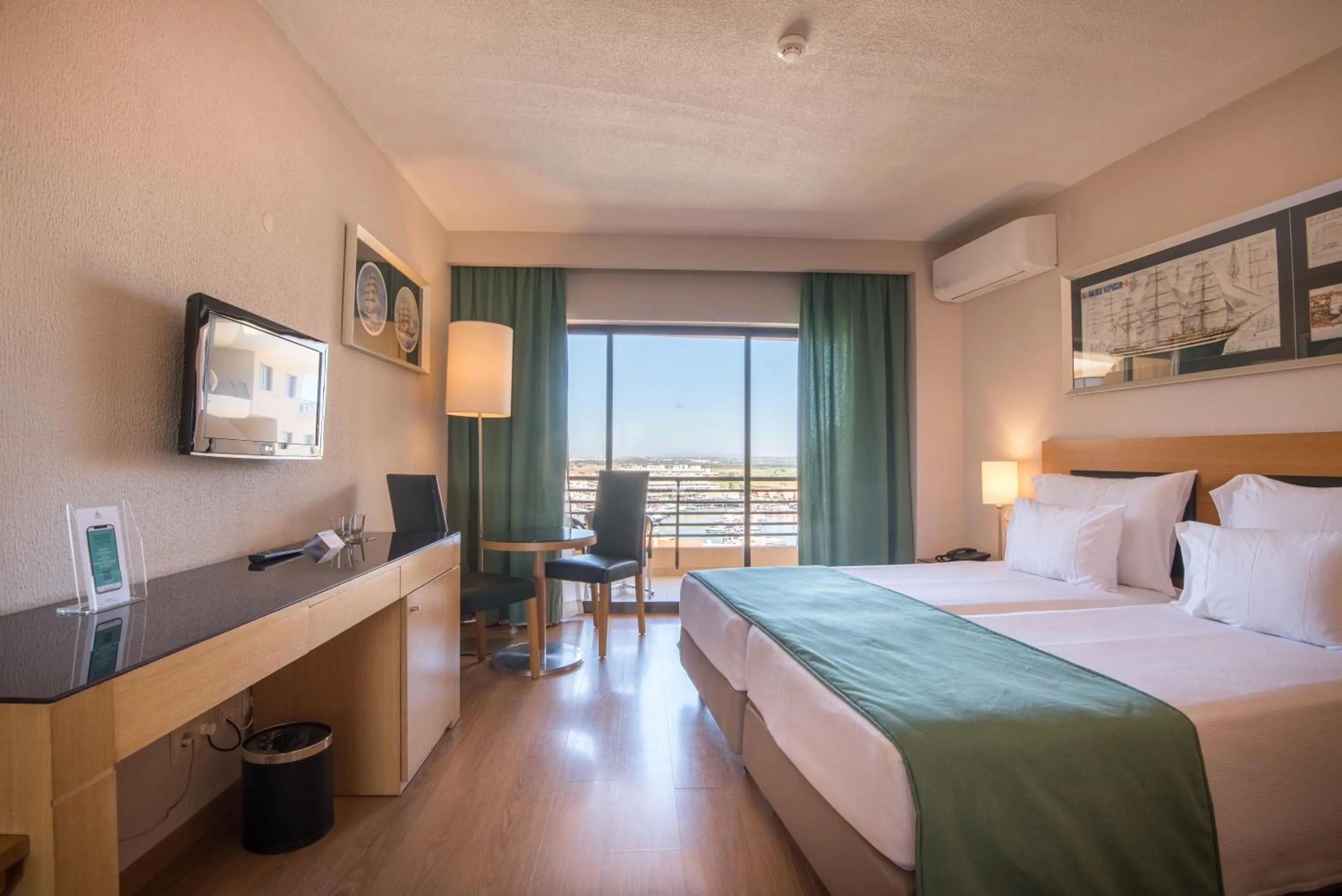 Twin Room with Extra Bed (3 Adults) in Vila Gale Marina