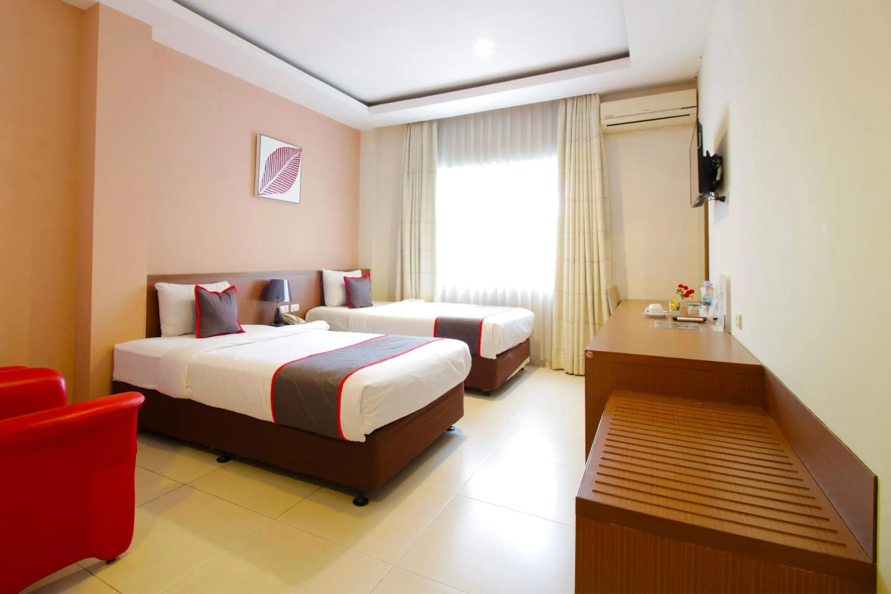 Delxue Twin Room in Collection O Pasteur Near Paris Van Java Mall Formerly Sweet Karina