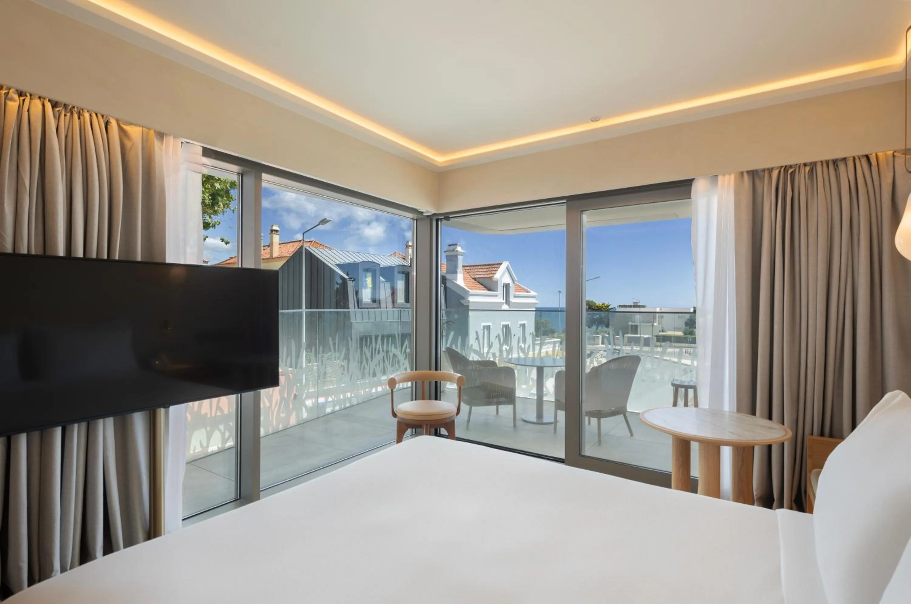 Double Room with Balcony in EVOLUTION Cascais-Estoril Hotel