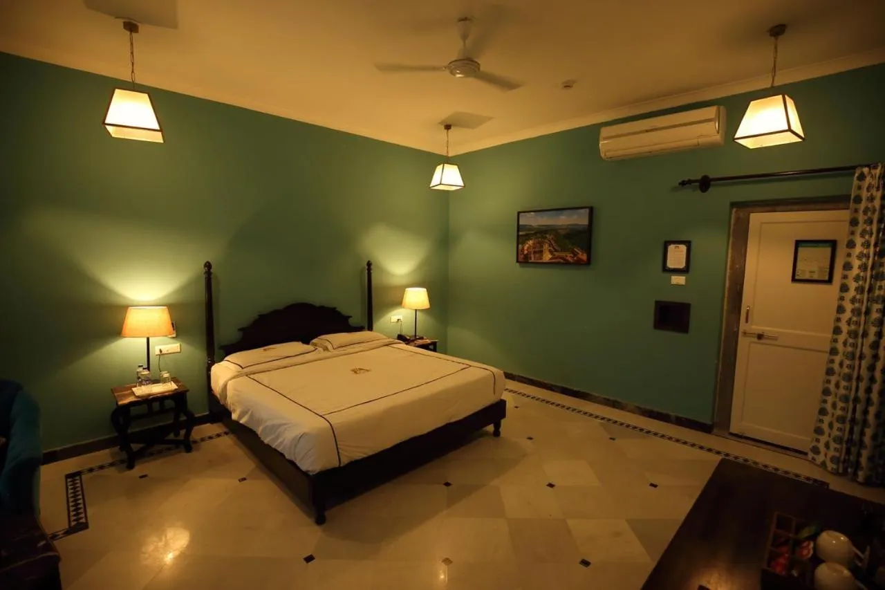 Suite: 15% off on Food, 10 % off on Laundry Service - single occupancy in Shahpura Kumbhal Villas
