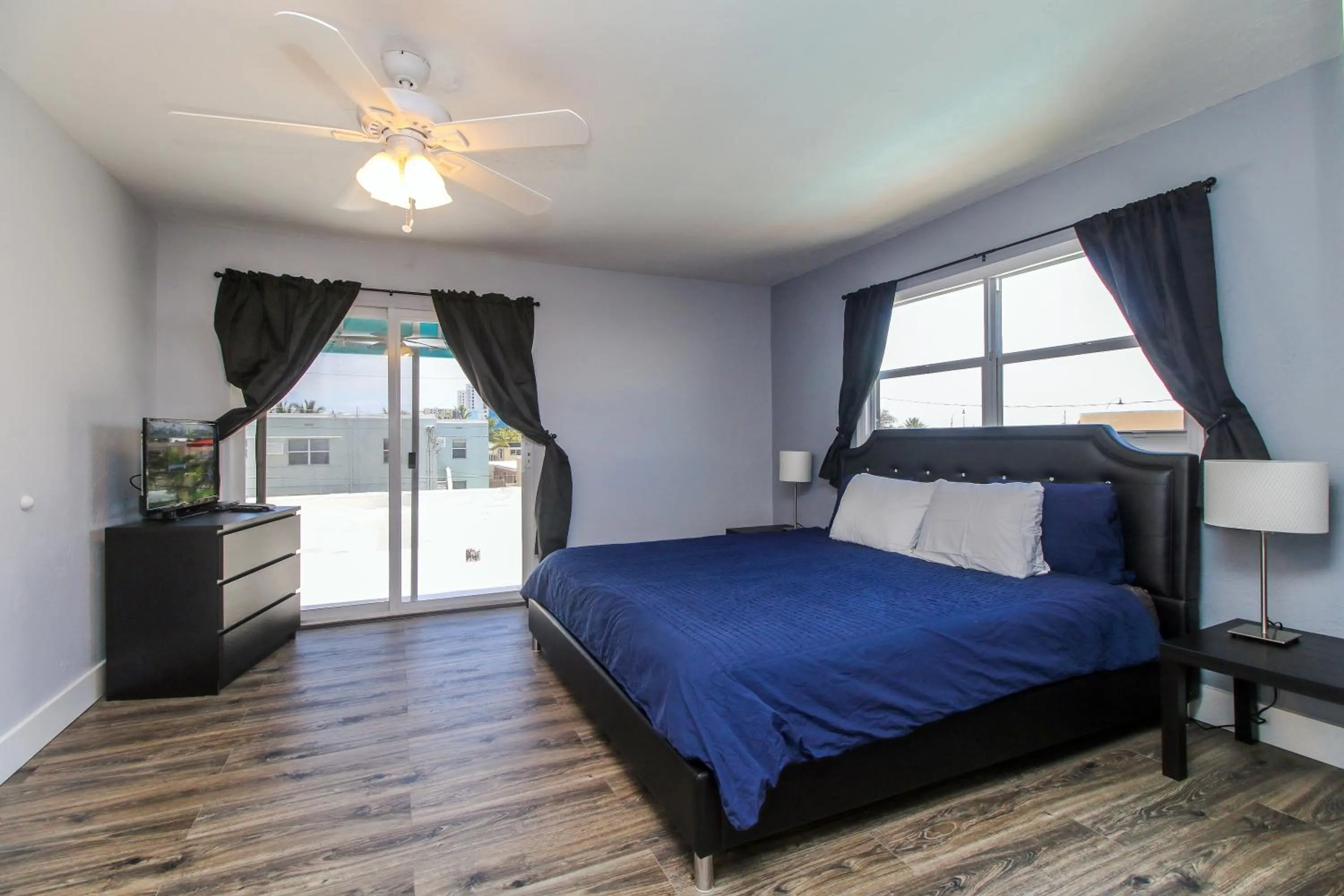 One-Bedroom Suite in Sun Beach Inn