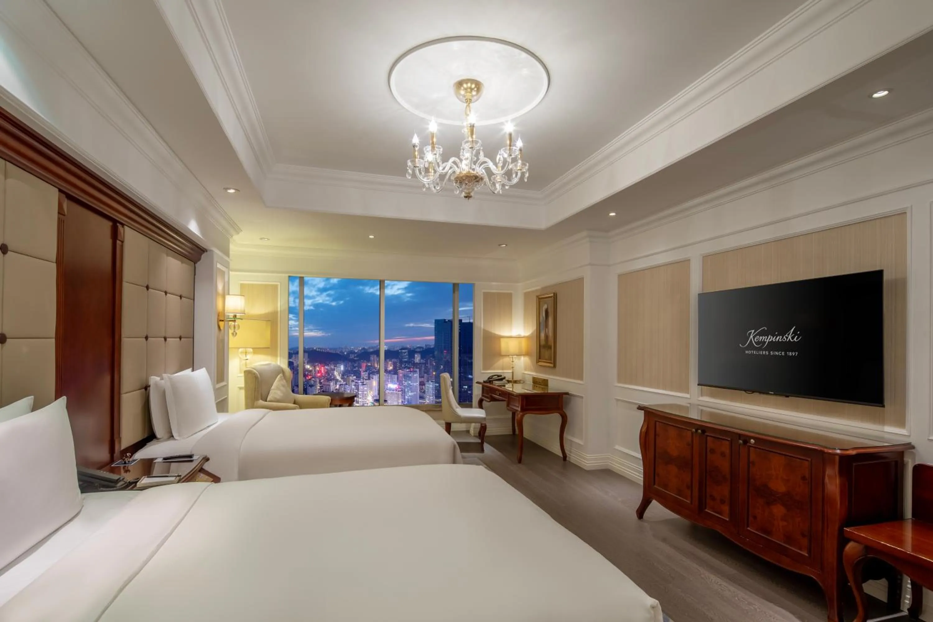 Deluxe Twin Room in Kempinski Hotel Guiyang