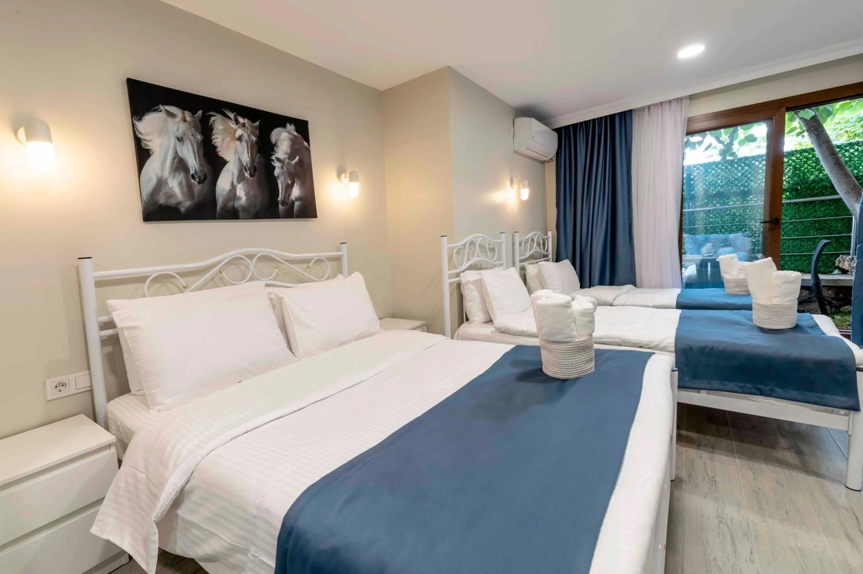 Quadruple Room with Garden View in Cunda Villa Anka