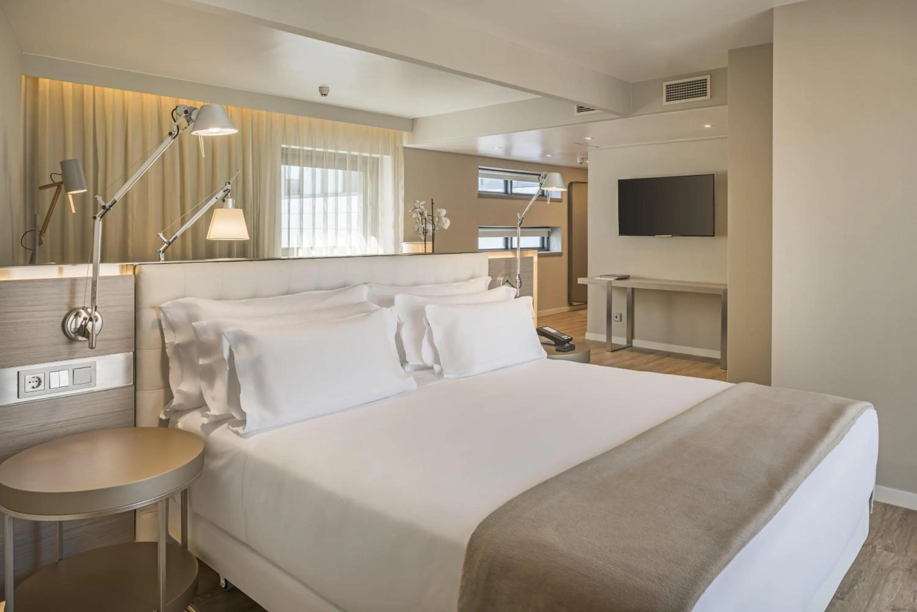 Suite with Terrace in NH Collection Lisboa Liberdade