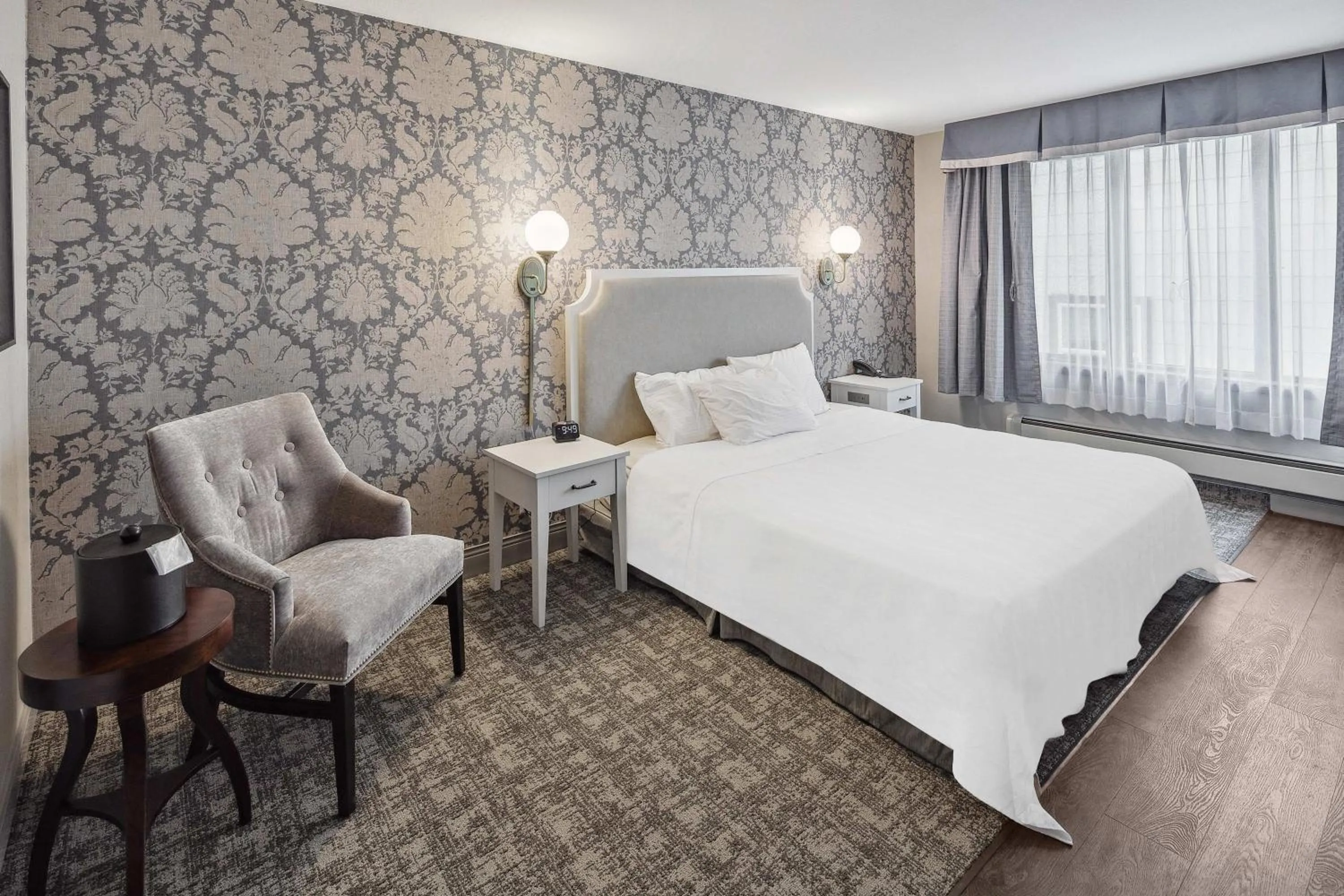 Queen Room - Disability Access in Hotel Seward