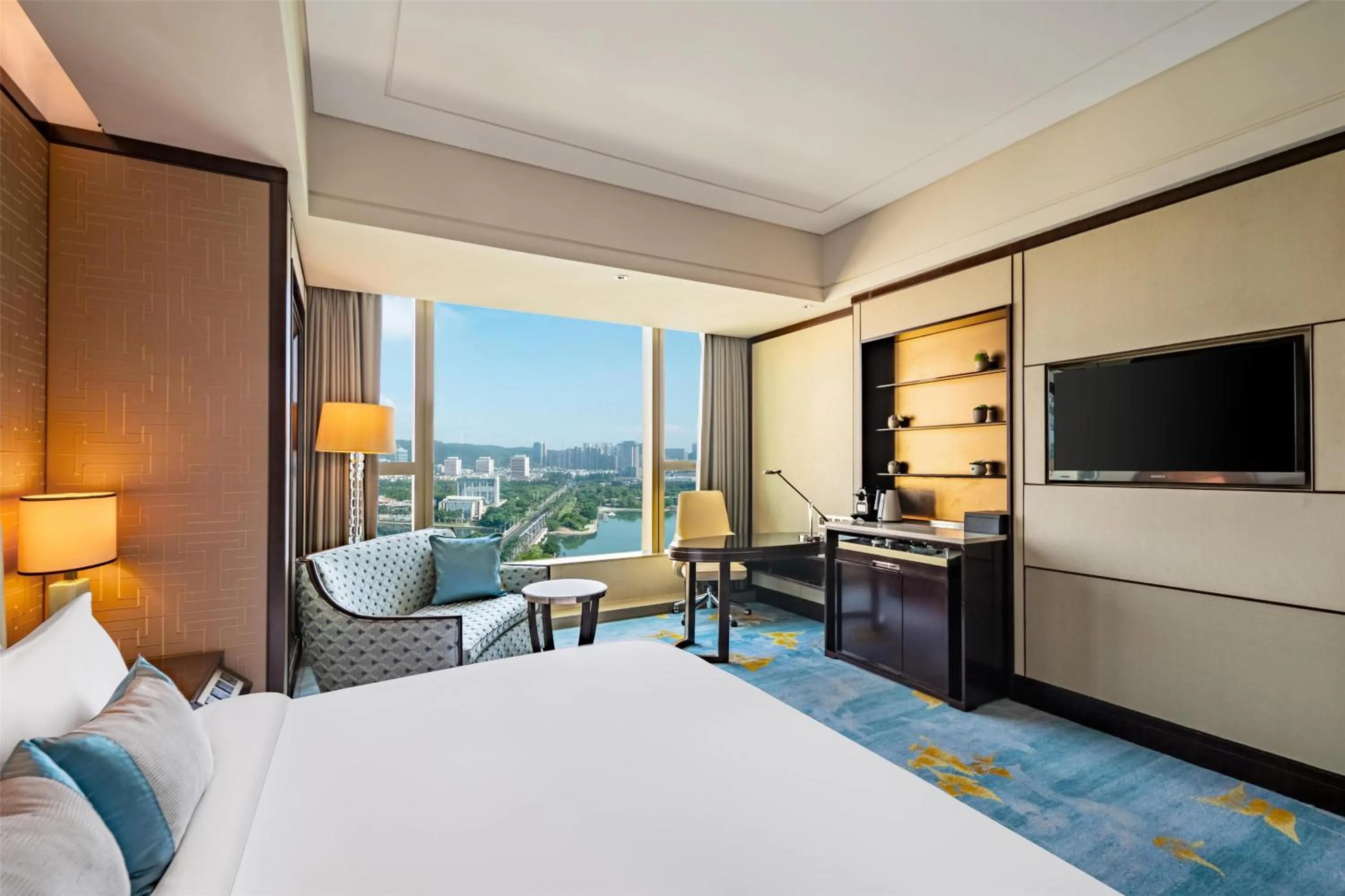 Executive Lake View King in Kempinski Hotel Xiamen