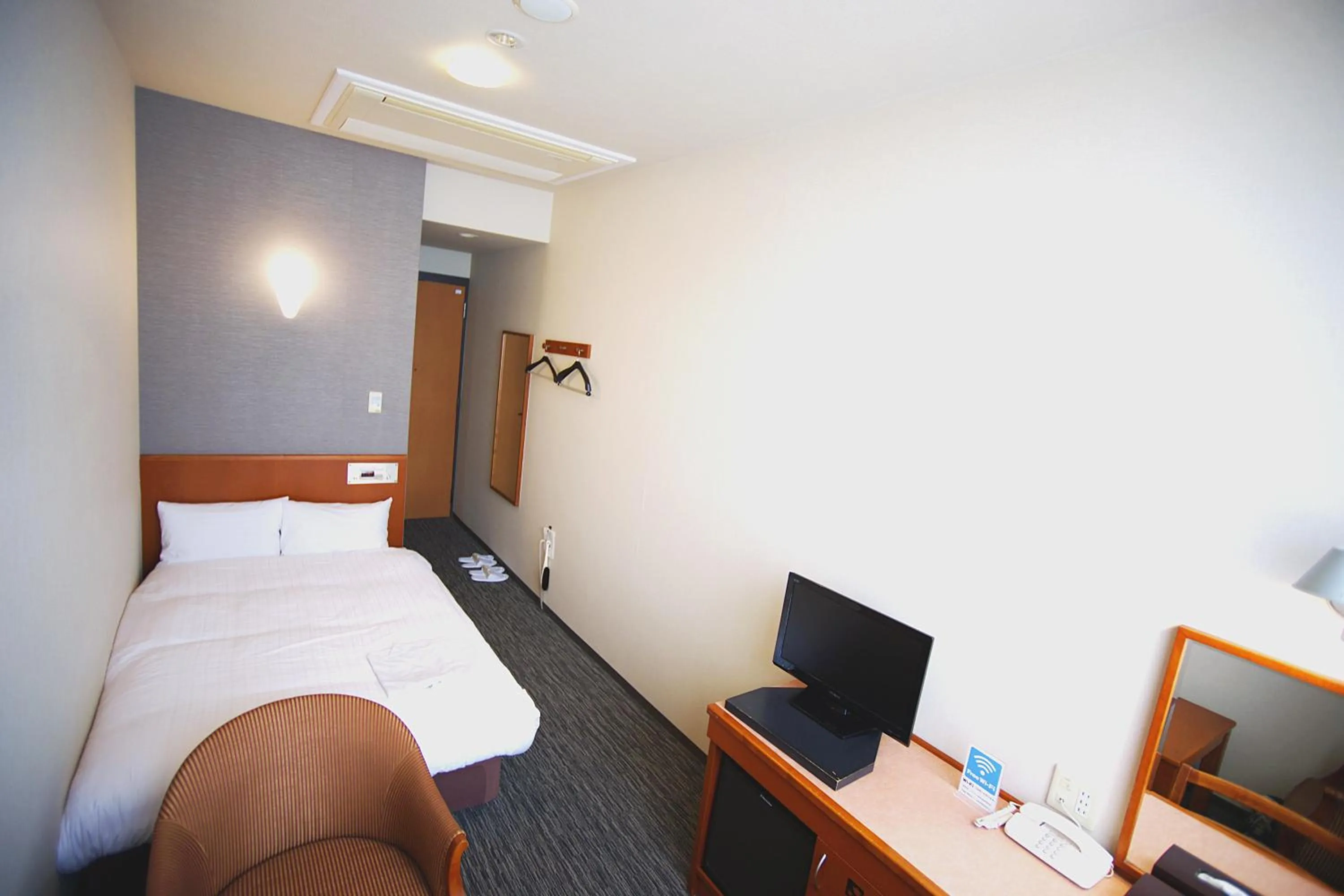 Double Room with Small Double Bed - single occupancy - Non-Smoking in Sun Palace Hotel