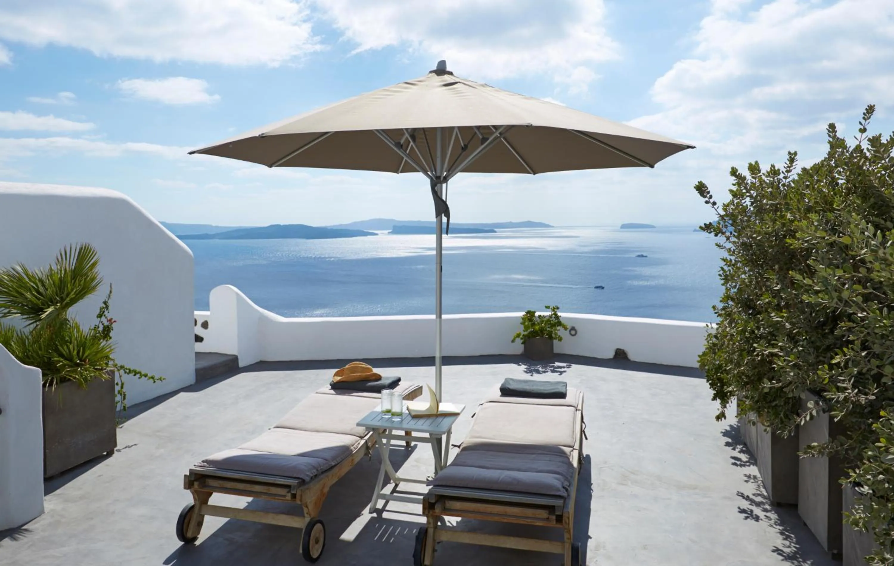 Honeymoon Suite with Hot Tub and Caldera View in Atrina Canava 1894