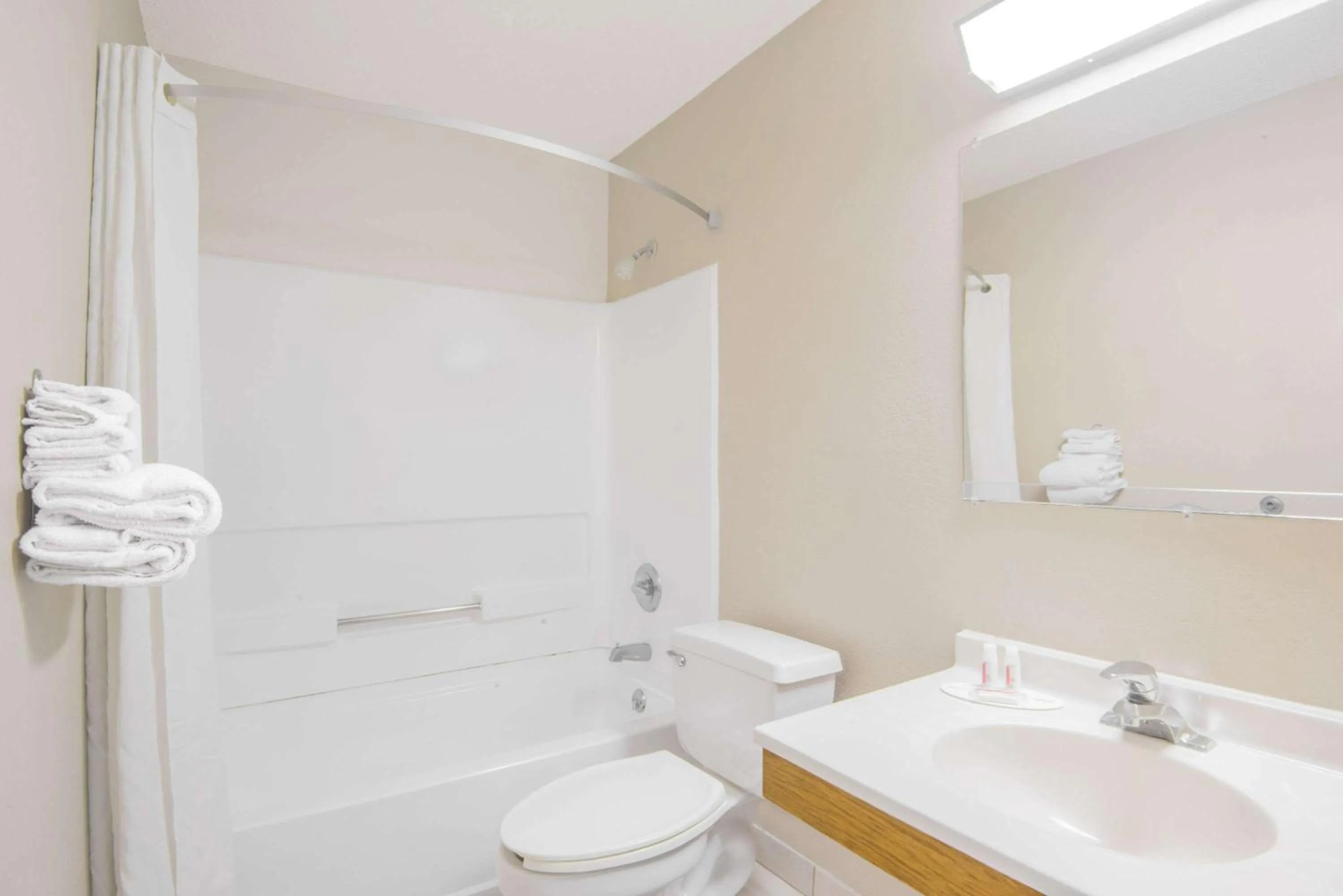 Double Room with Two Double Beds - Non-Smoking in Super 8 by Wyndham Knoxville