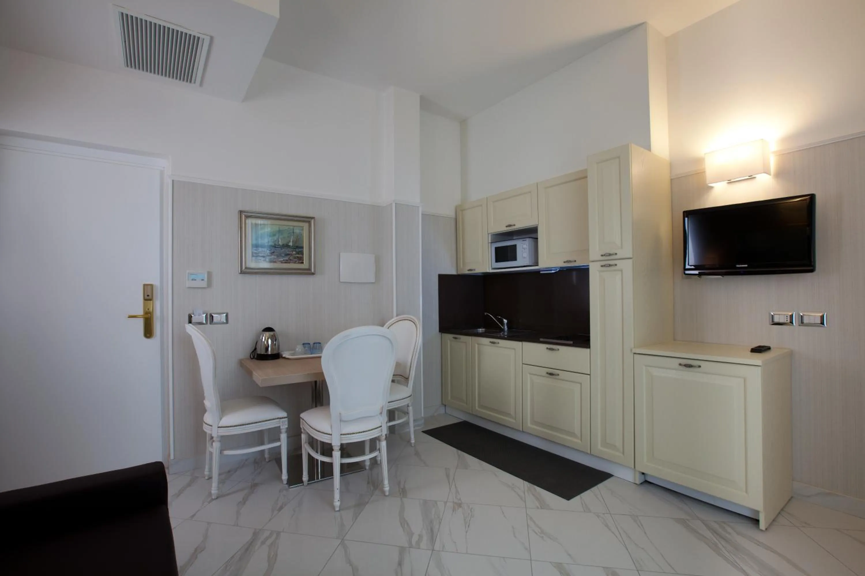 One-Bedroom Apartment in Hotel Residence Villa Del Mare