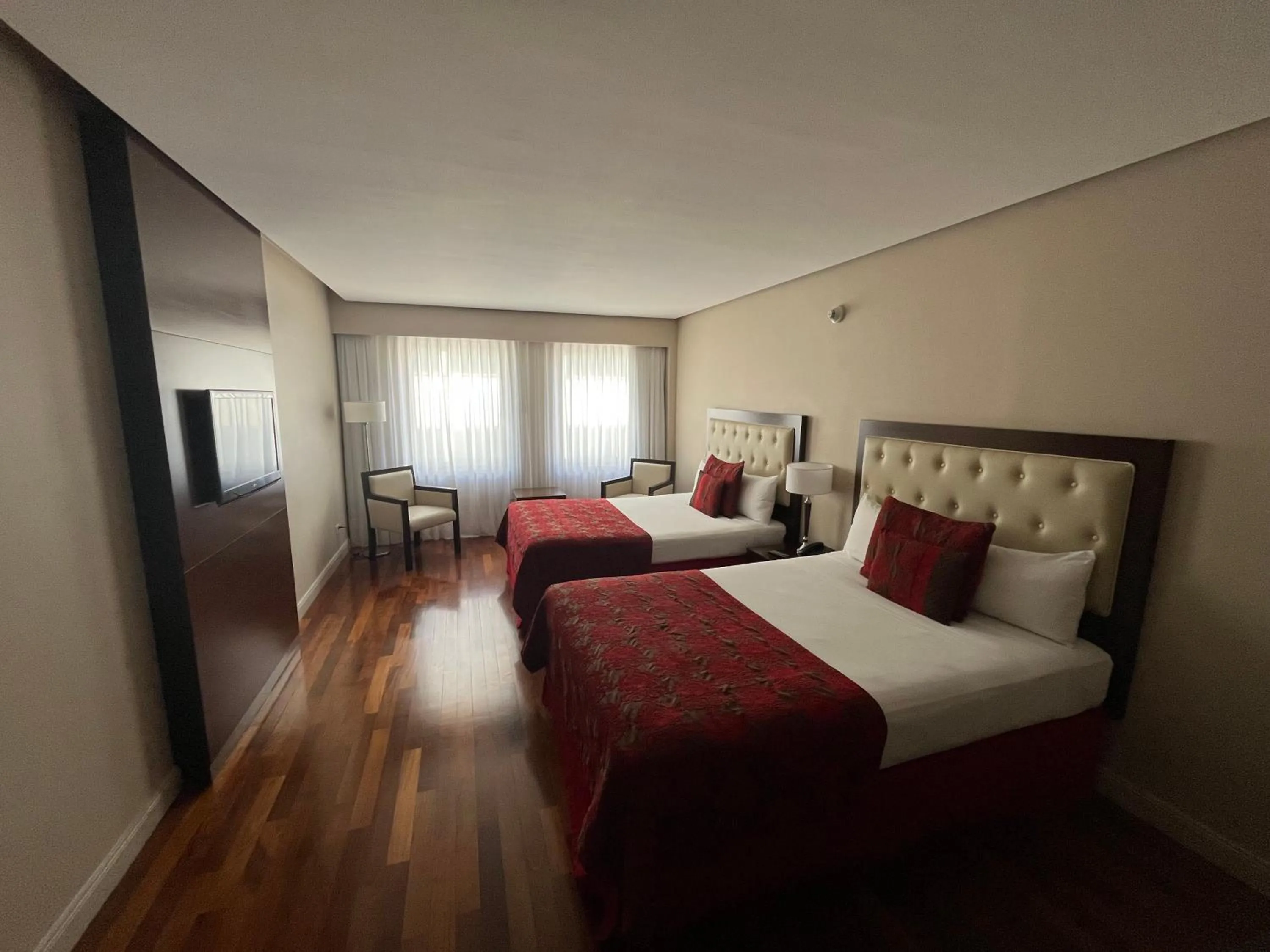 Family Room in Kenton Palace Buenos Aires