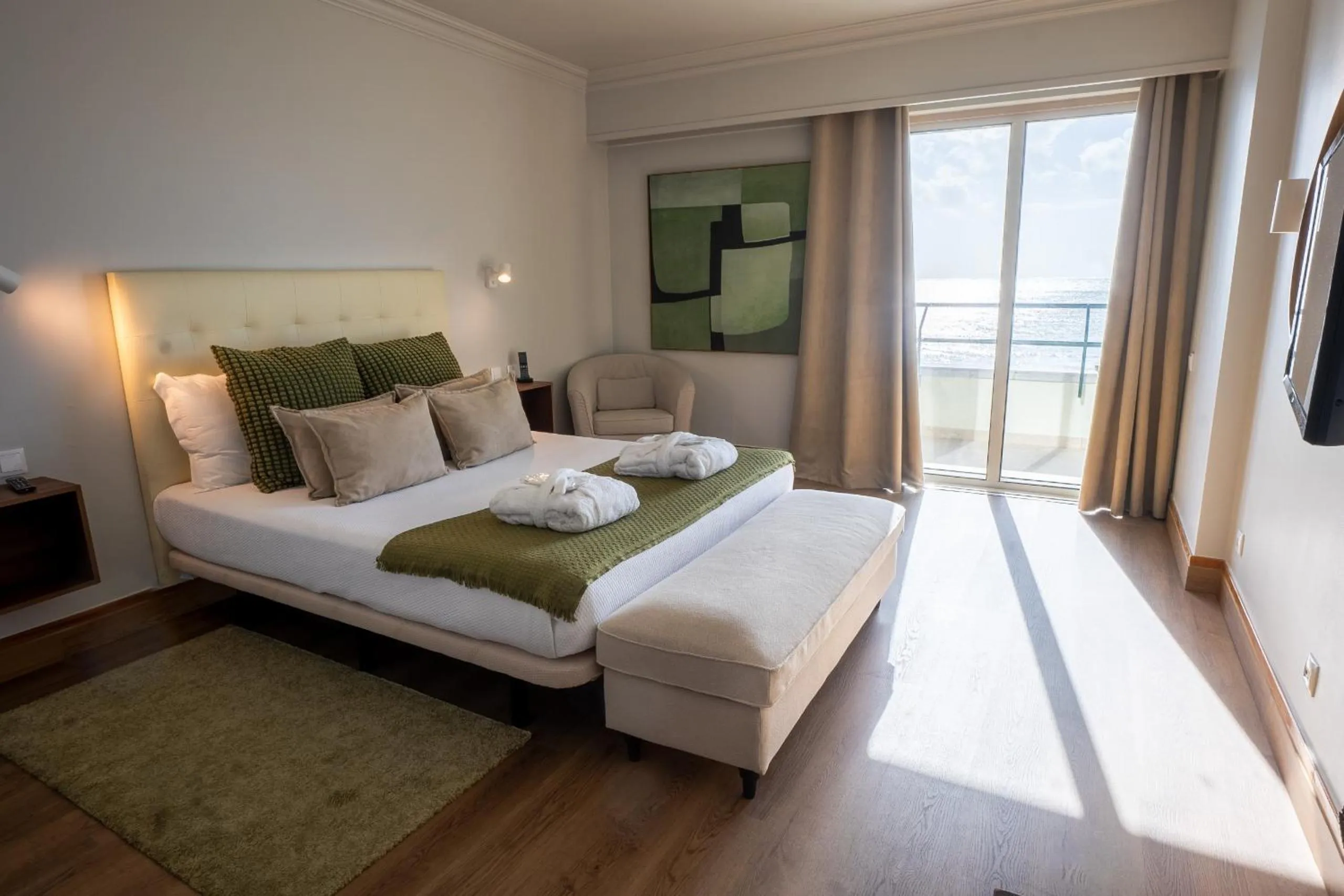 Deluxe Suite with Sea View - single occupancy in Hotel Solar Palmeiras