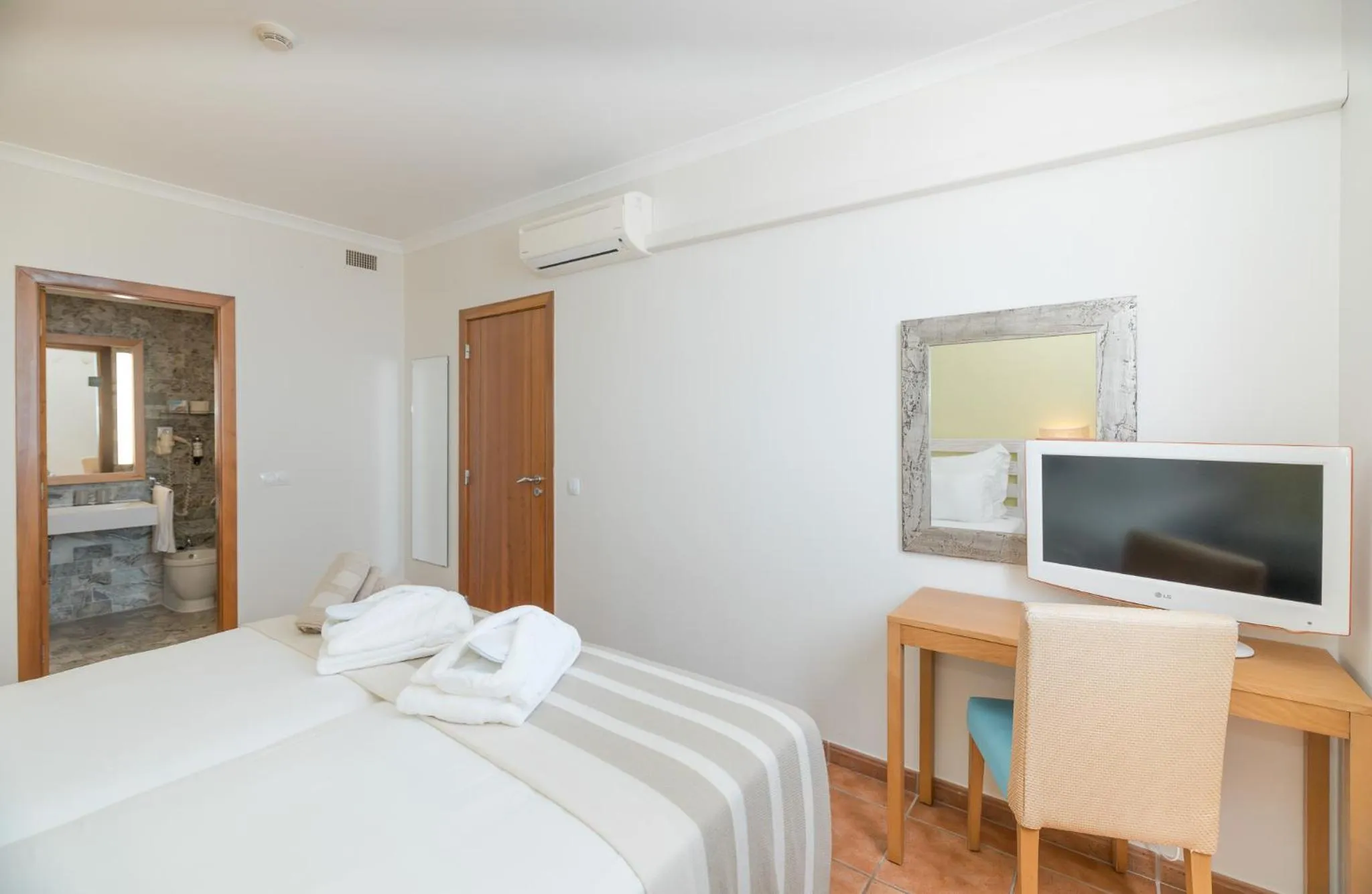 Family Suite (2 Adults and 2 Children) in Pestana Viking Beach & SPA Resort