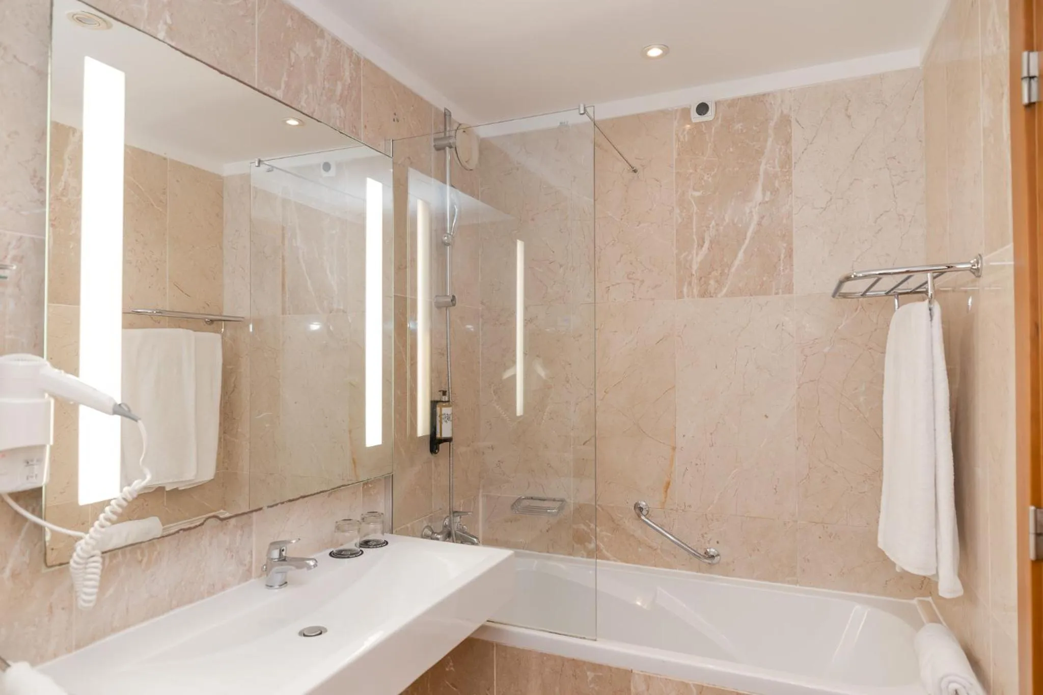 Deluxe Double Room with Extra Bed Side Sea View in Pestana Viking Beach & SPA Resort