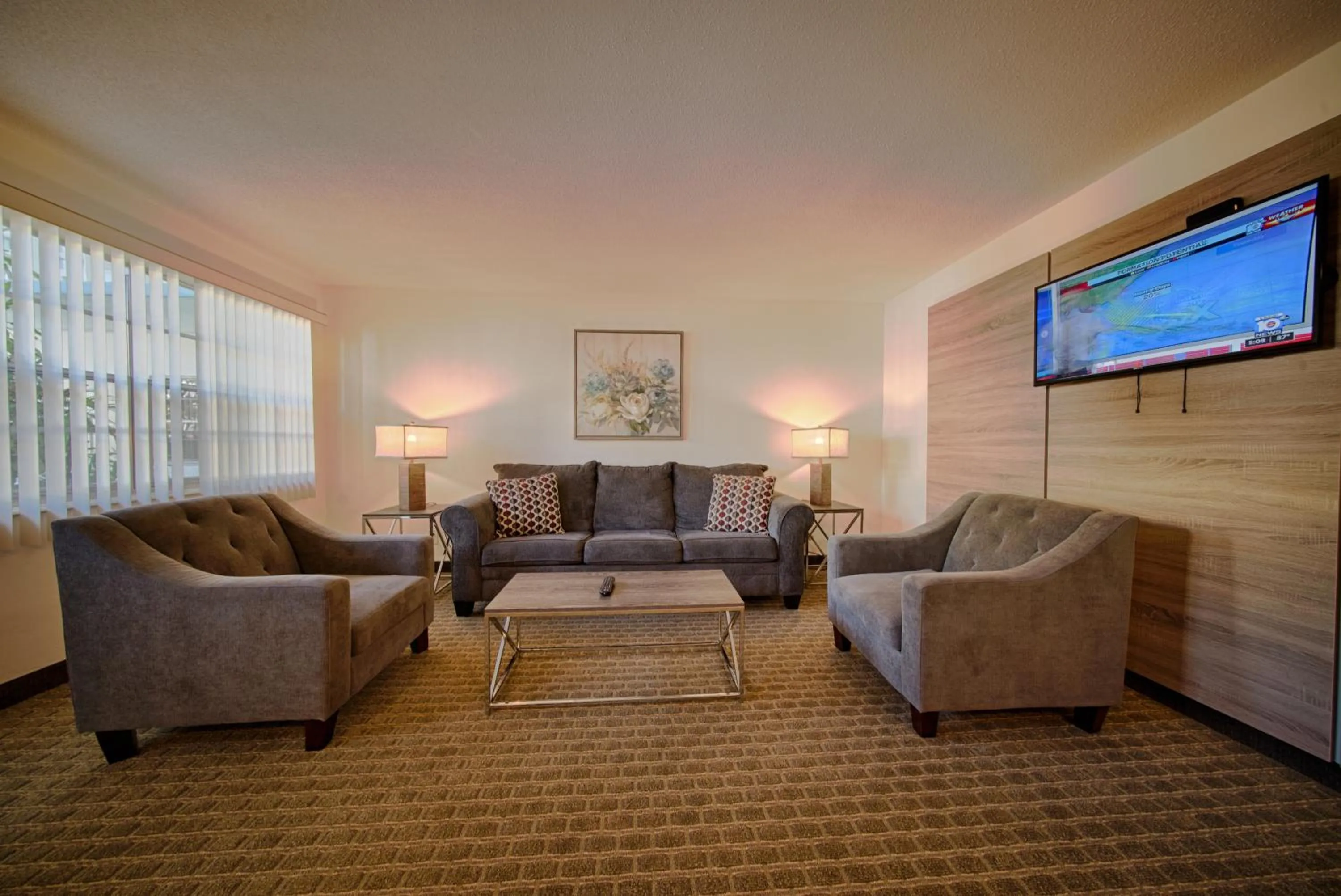 One-Bedroom Apartment in Club Lux Resort By The Beach