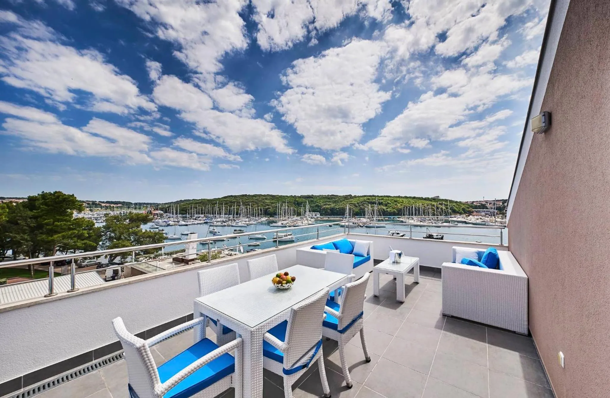 Apartment with Sea View in Ribarska Koliba Resort