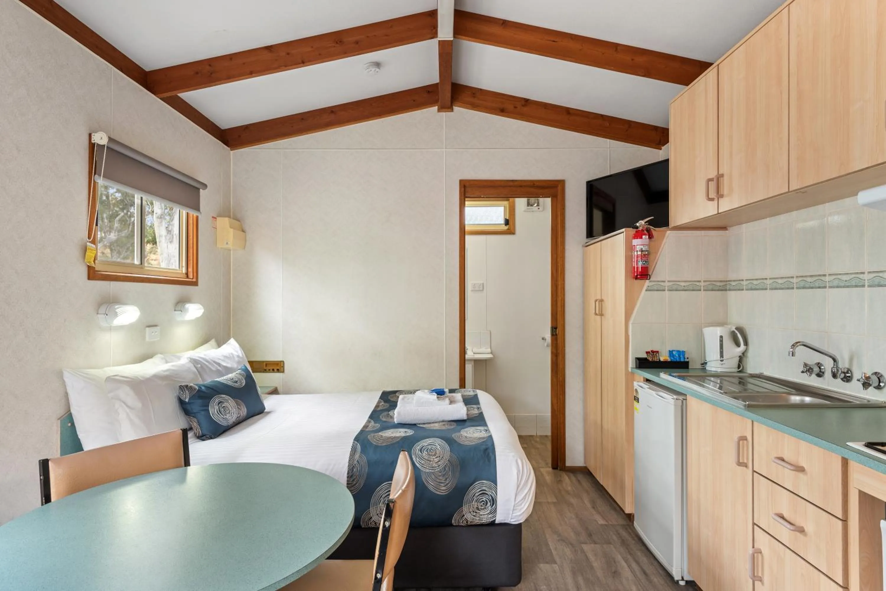Economy Studio Cabin - Sleeps 2 in Discovery Parks - Clare