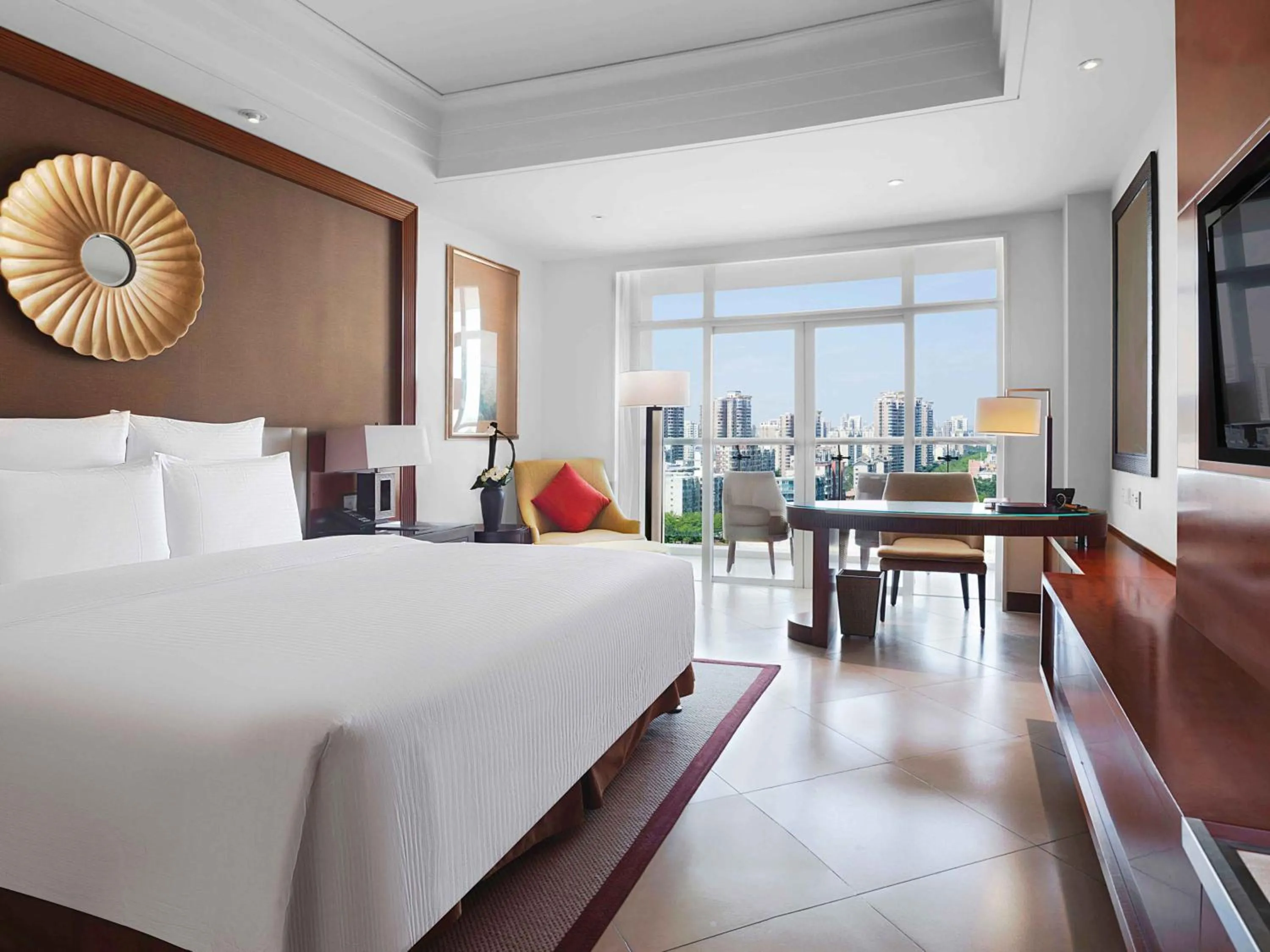 Deluxe King Room with Private Balcony and Sea View in Pullman Haikou
