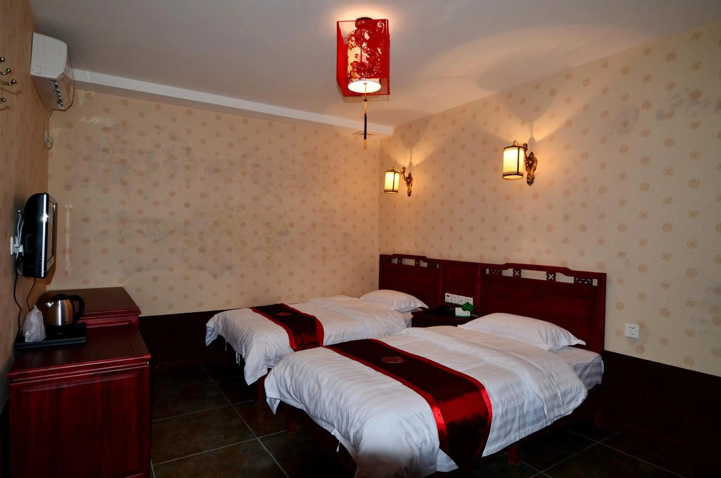 Standard Twin Room in Qianmen Courtyard Hotel