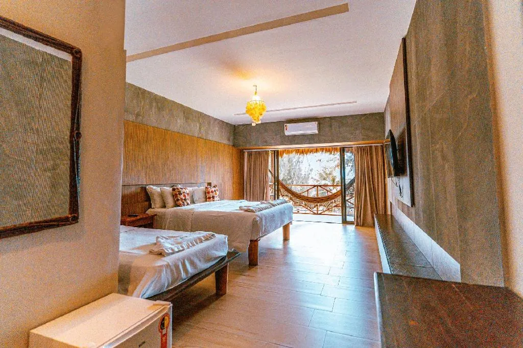 Deluxe Suite with Sea View - single occupancy in Hotel Casa do Mar