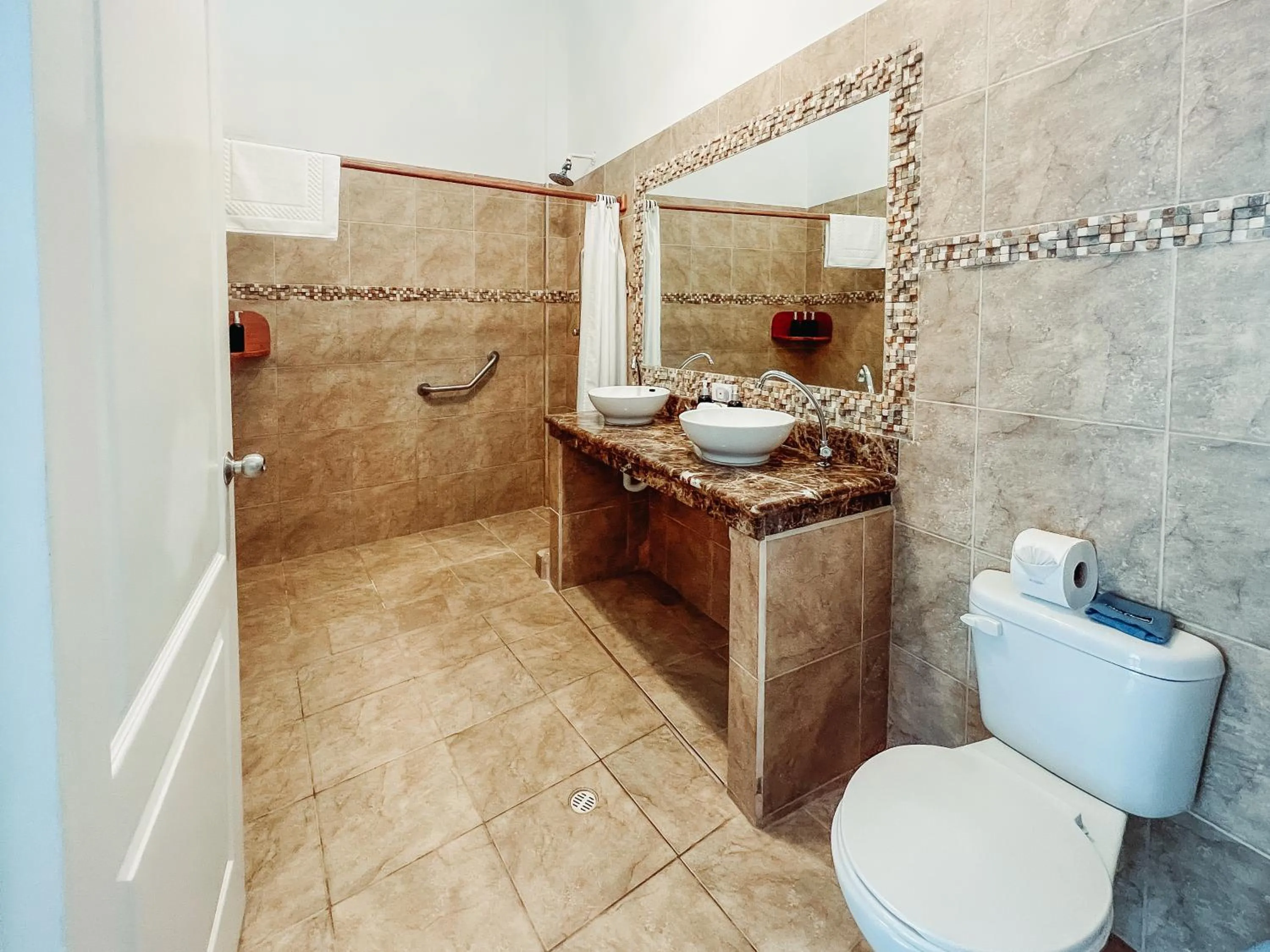 Twin Room in Hotel Albemarle Galapagos Beachfront