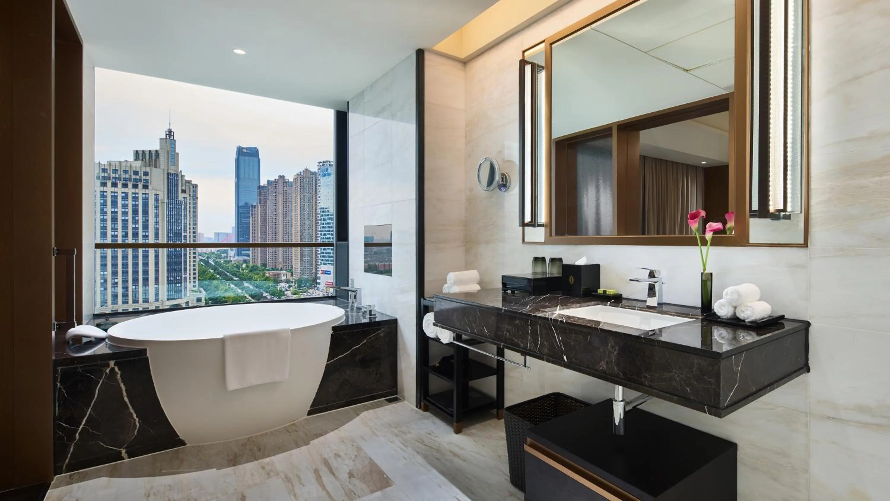 Classic King Room with Garden View in InterContinental Hefei by IHG